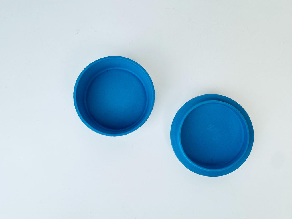 Product image for 'vintage wedgwood blue jasperware round jewelry box neoclassical elegance' (view 26084a)