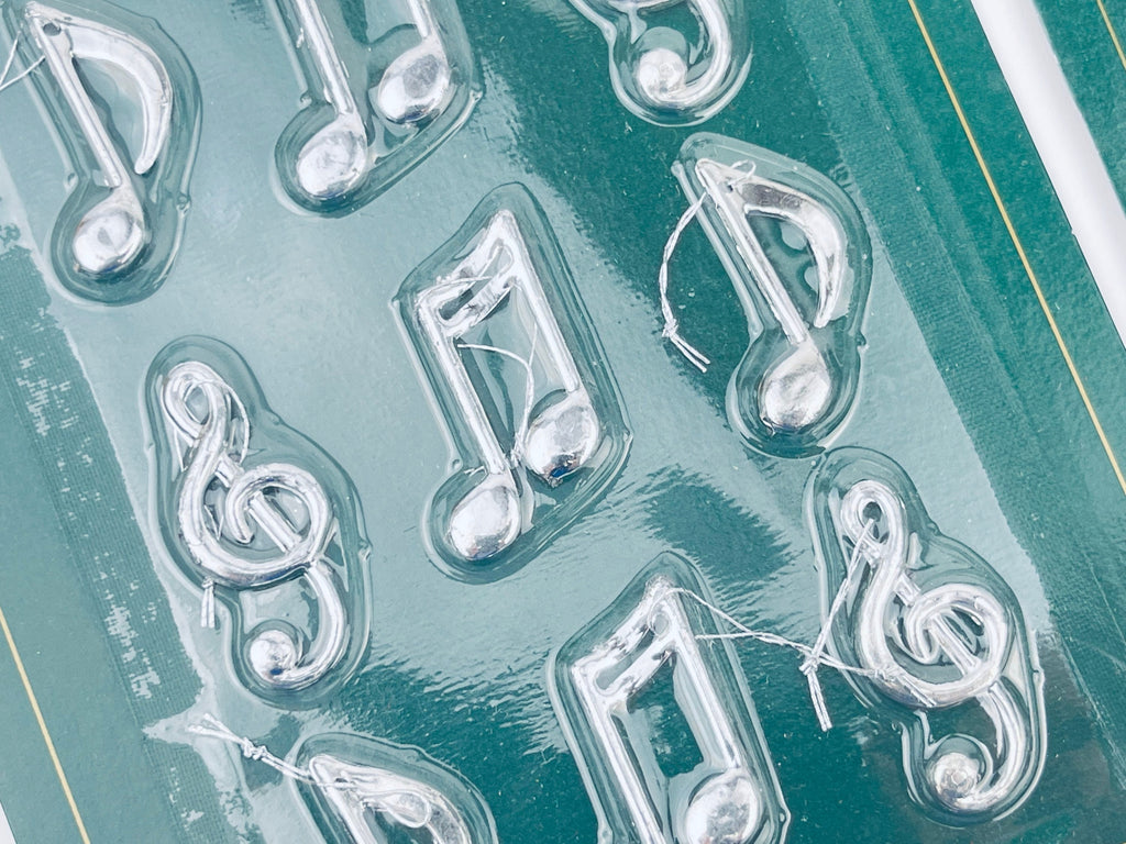 Product image for 'vintage music note christmas tree ornaments set of five 9 hudsons bay company hbc christmas street new old stock nos' (view 09d634)