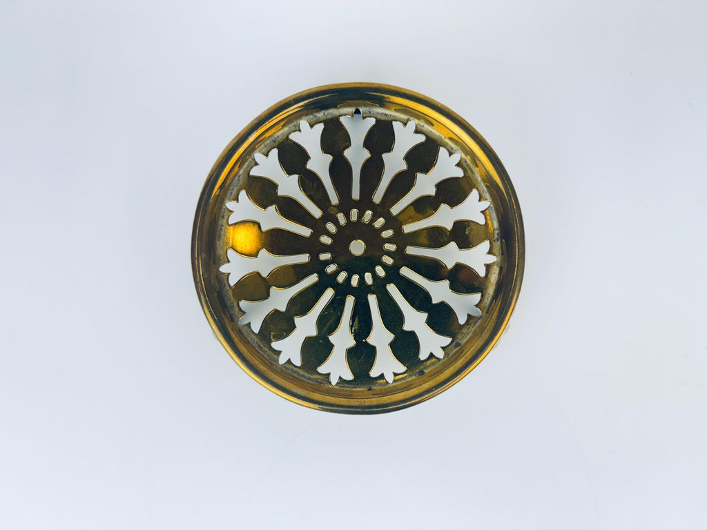 Product image for 'antique js s solid brass footed kettle trivet table saver attractive aged metal patina joseph sankey and sons made in england' (view d96aad)