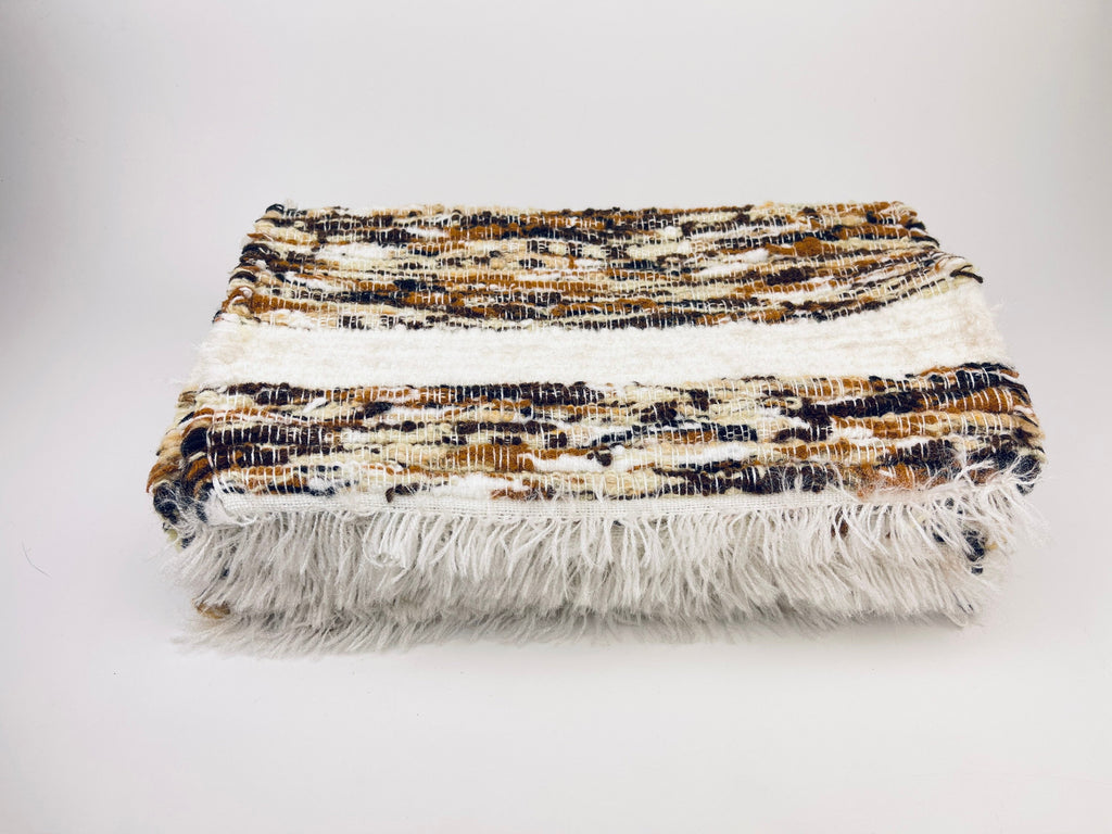 Product image for 'vintage brown white fringe style place mats set of four 4' (view 6baad0)