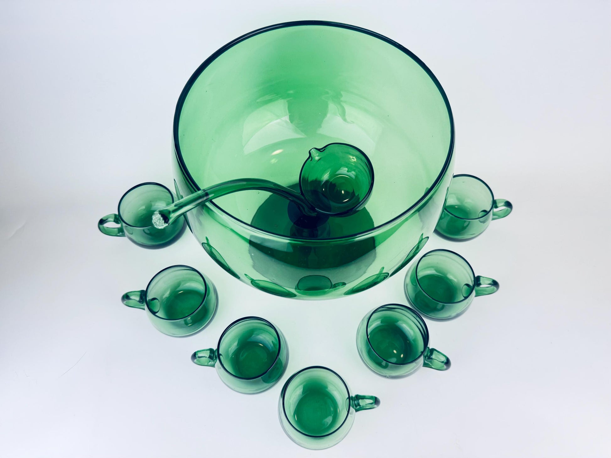 Product image for 'vintage verde green italian empoli art glass footed punch bowl set ladle seven 7 cups italian art glass elegance' (view 5a2ac6)