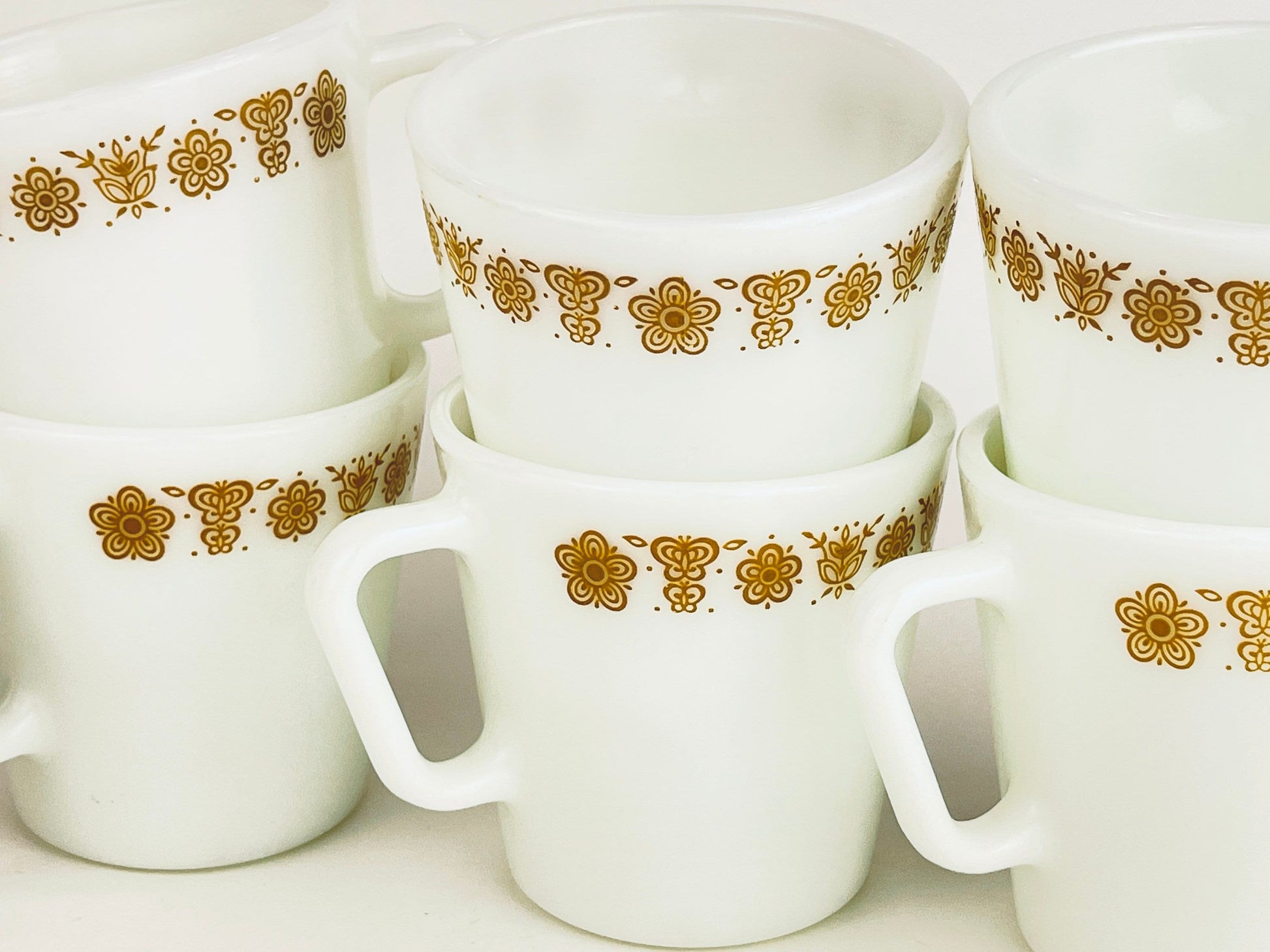 Product image for 'vintage pyrex butterfly gold pattern coffee tea cups set of two 2' (view 5ed2db)