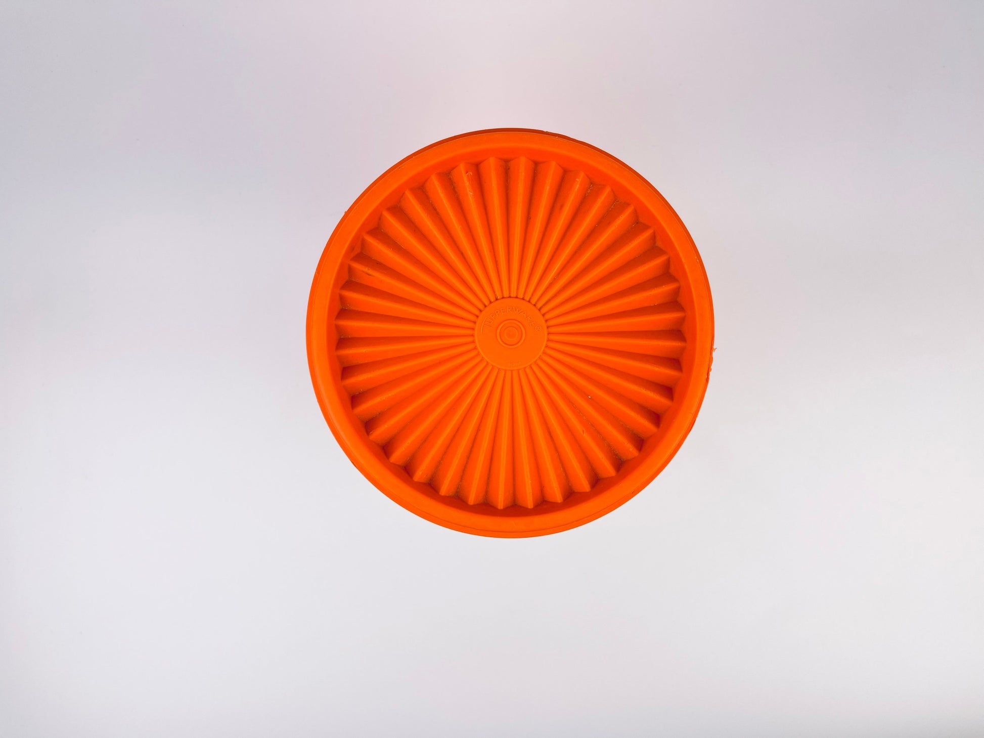 Product image for 'vintage harvest orange plastic tupperware countertop servalier container 809 3 maxi canister' (view 0dc644)