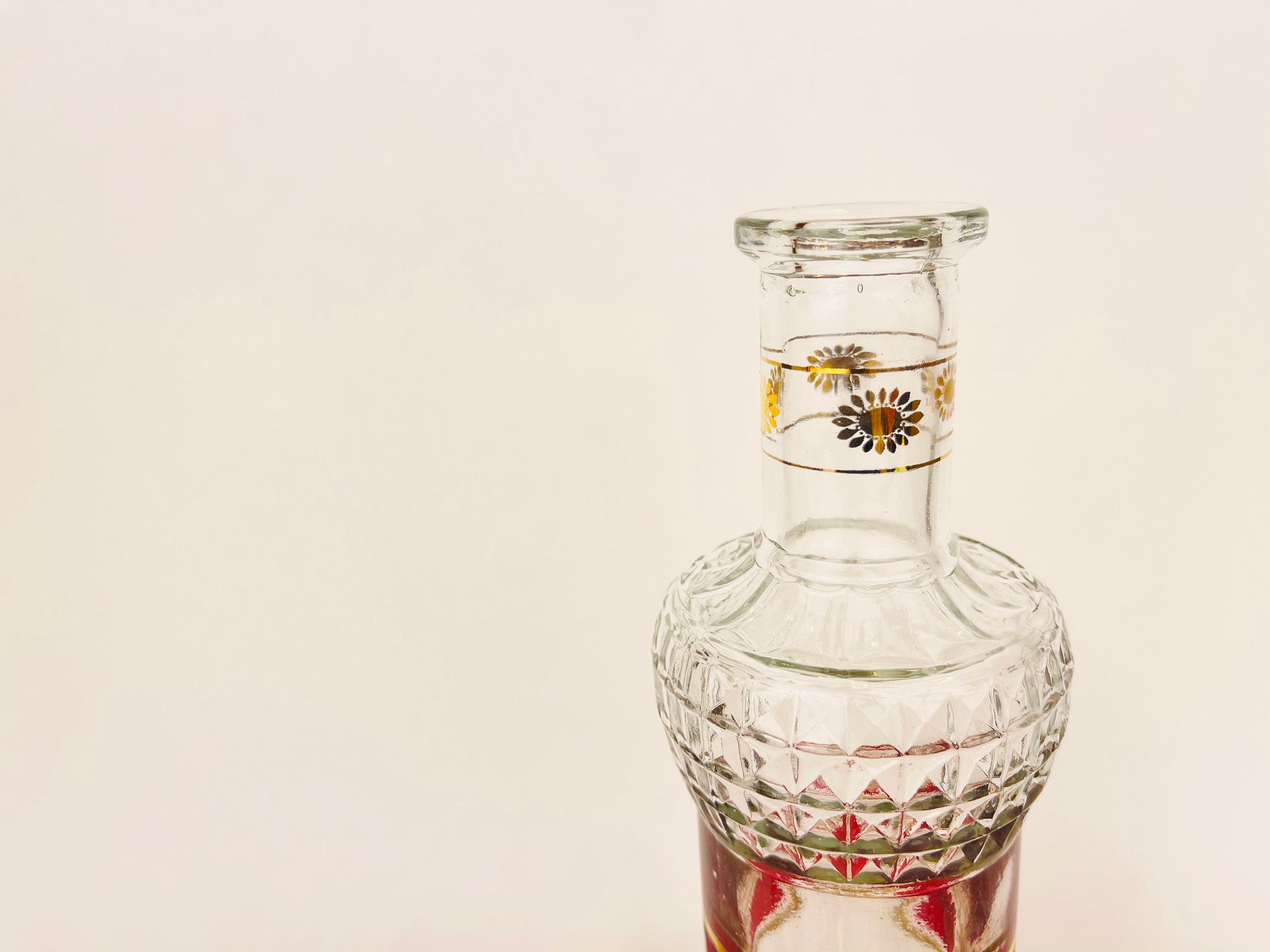 Product image for 'vintage luminarc aperitif decanter set 5 purple sunburst glasses decanter french barware' (view 0d5675)