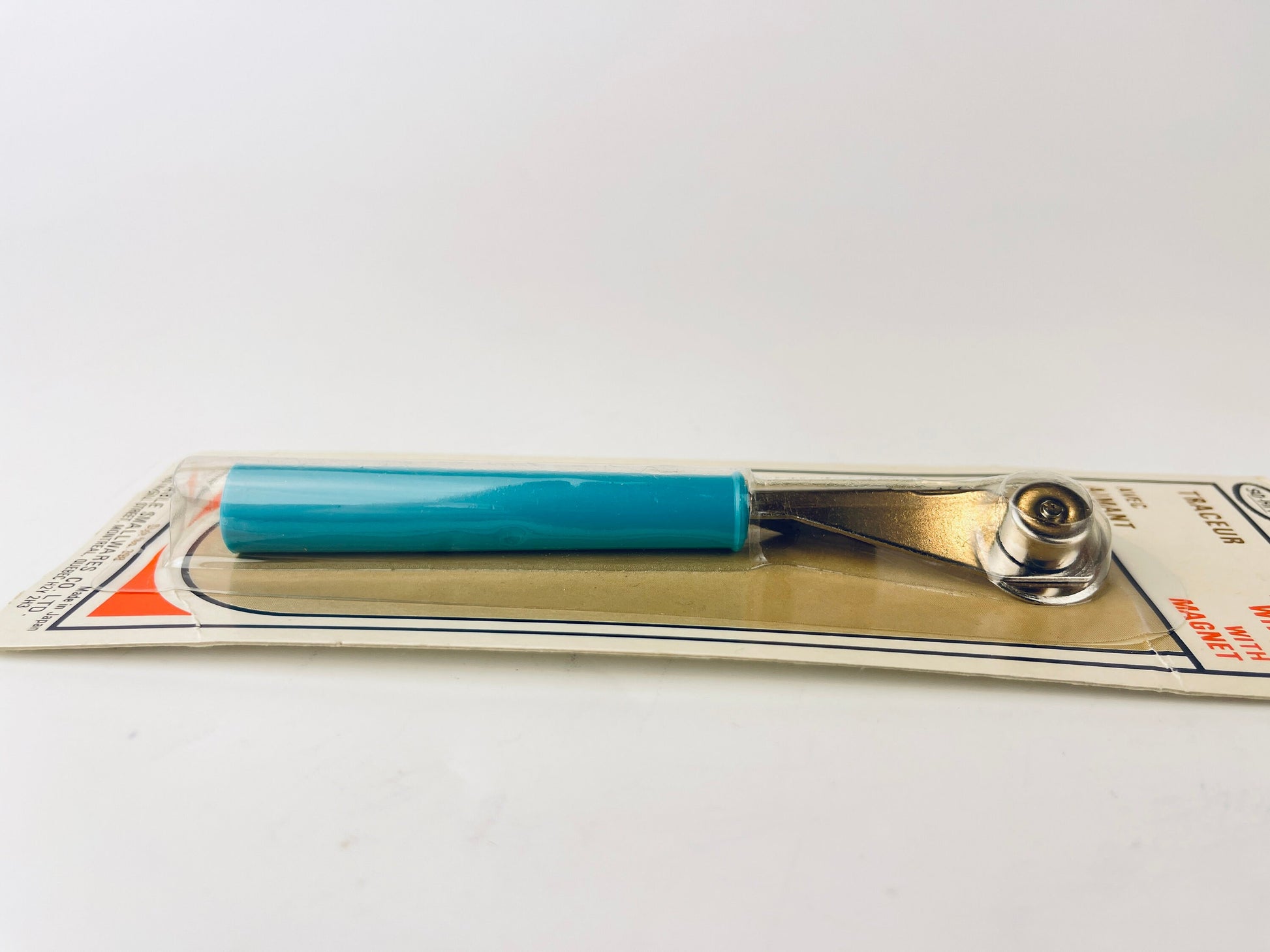 Product image for 'vintage so rite blue tracing wheel with magnet made in japan style no 398' (view ff1f93)