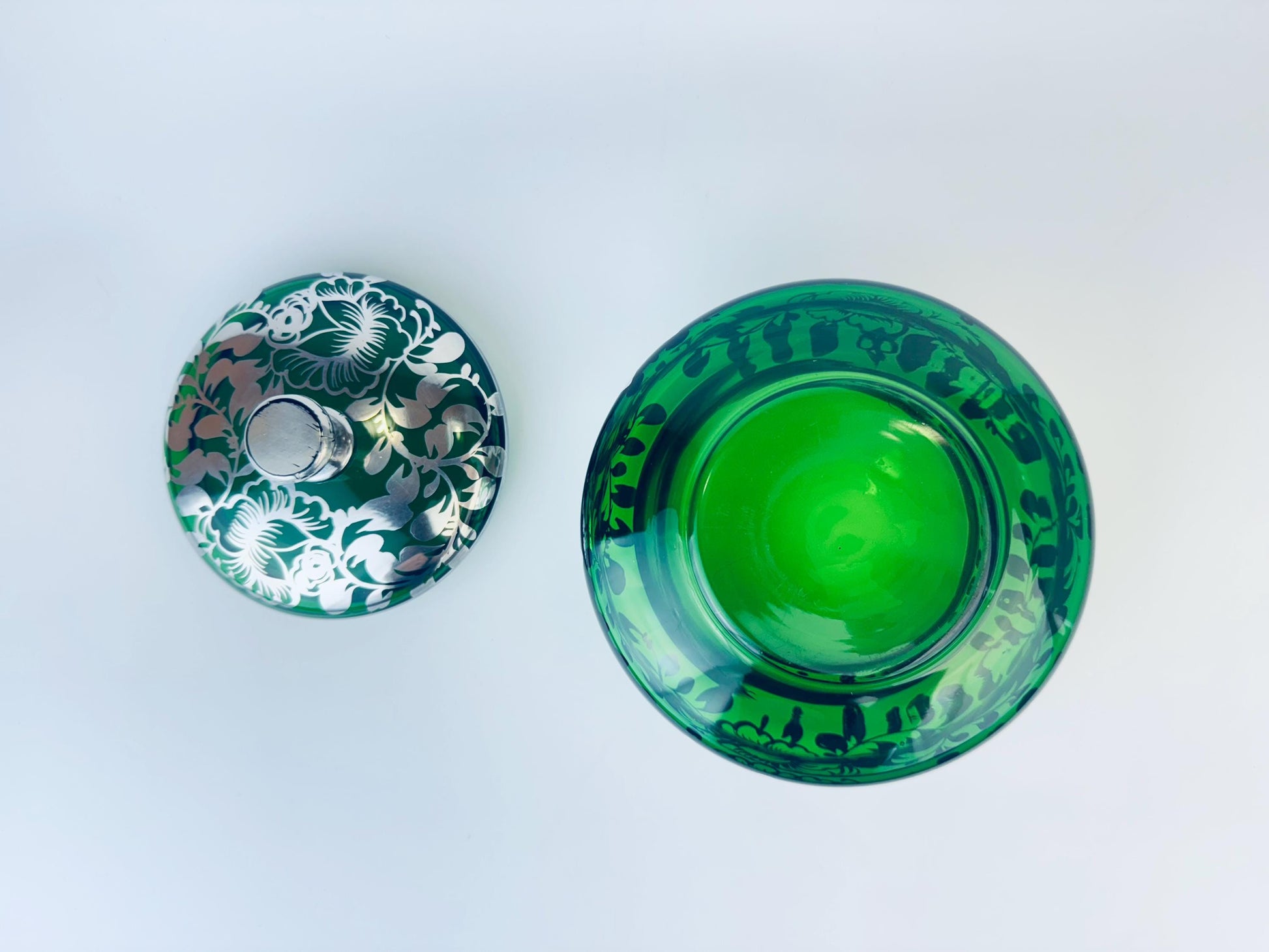 Product image for 'vintage dark forest green lidded glass vanity dresser jar silver floral leaf overlay pattern' (view d20bfb)