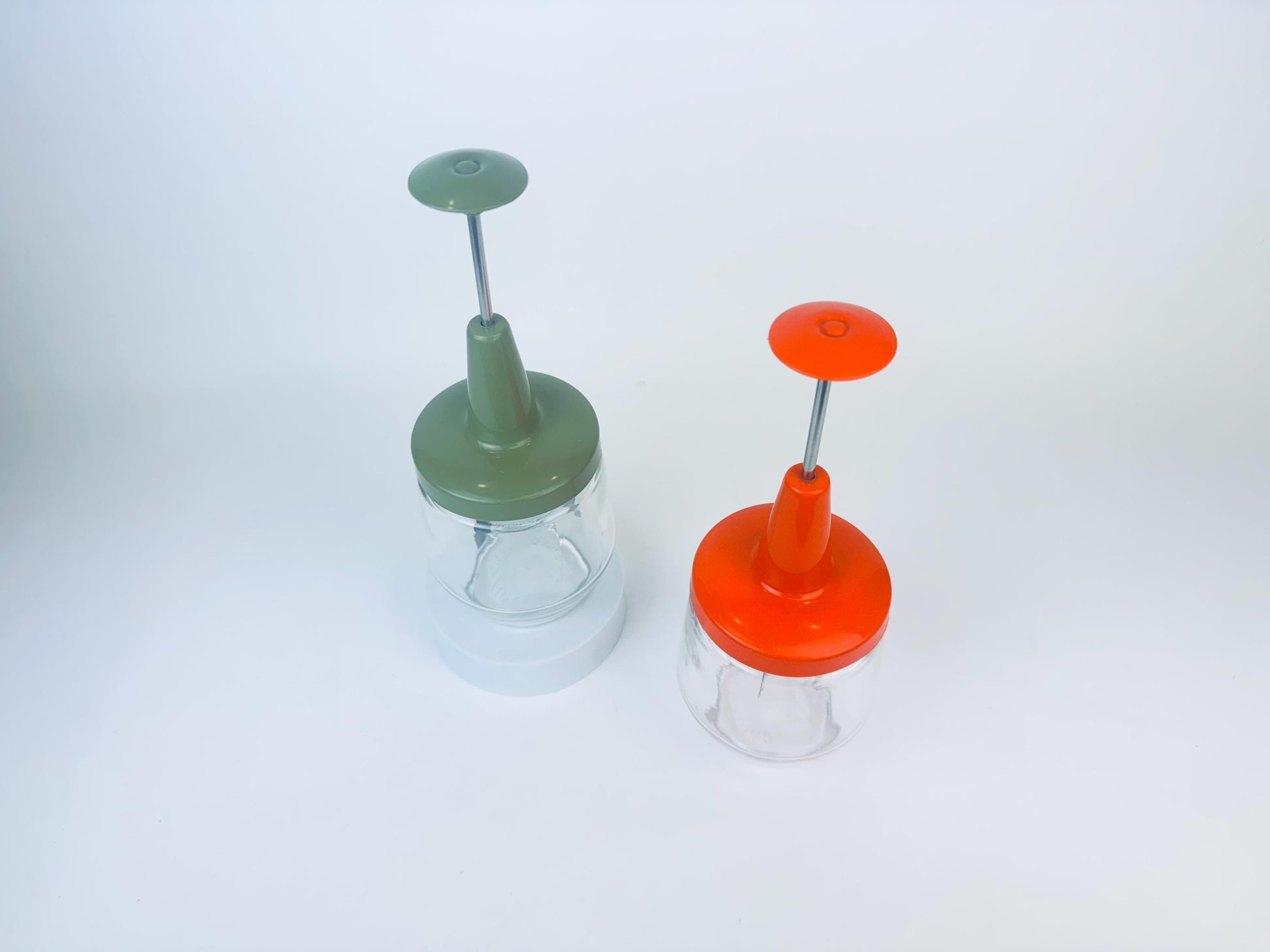 Product image for 'vintage androck hand held vegetable nut chopper made in canada sold separately' (view b4f253)