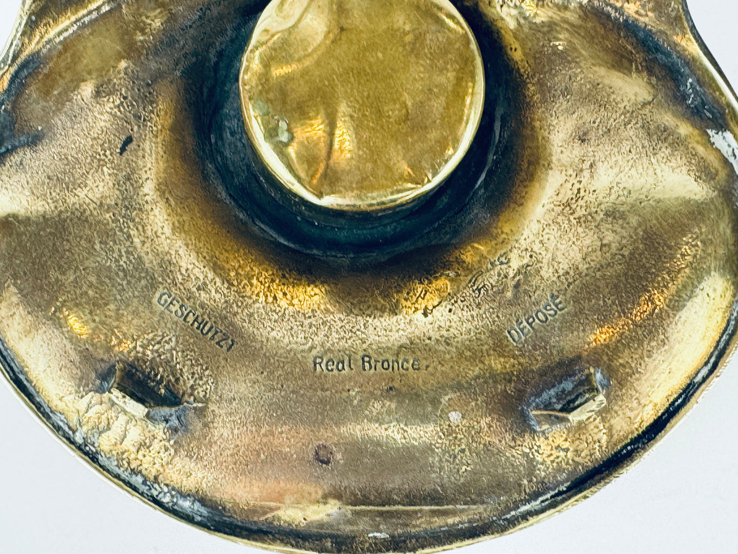 Product image for 'vintage antique geschutzt real bronce depose brass inkwell made in germany attractive aged metal patina' (view ba9090)