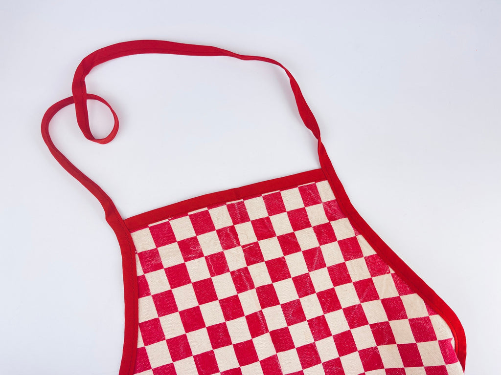 Product image for 'vintage red checkered christie cookies linen full apron red strings' (view 23b1f7)