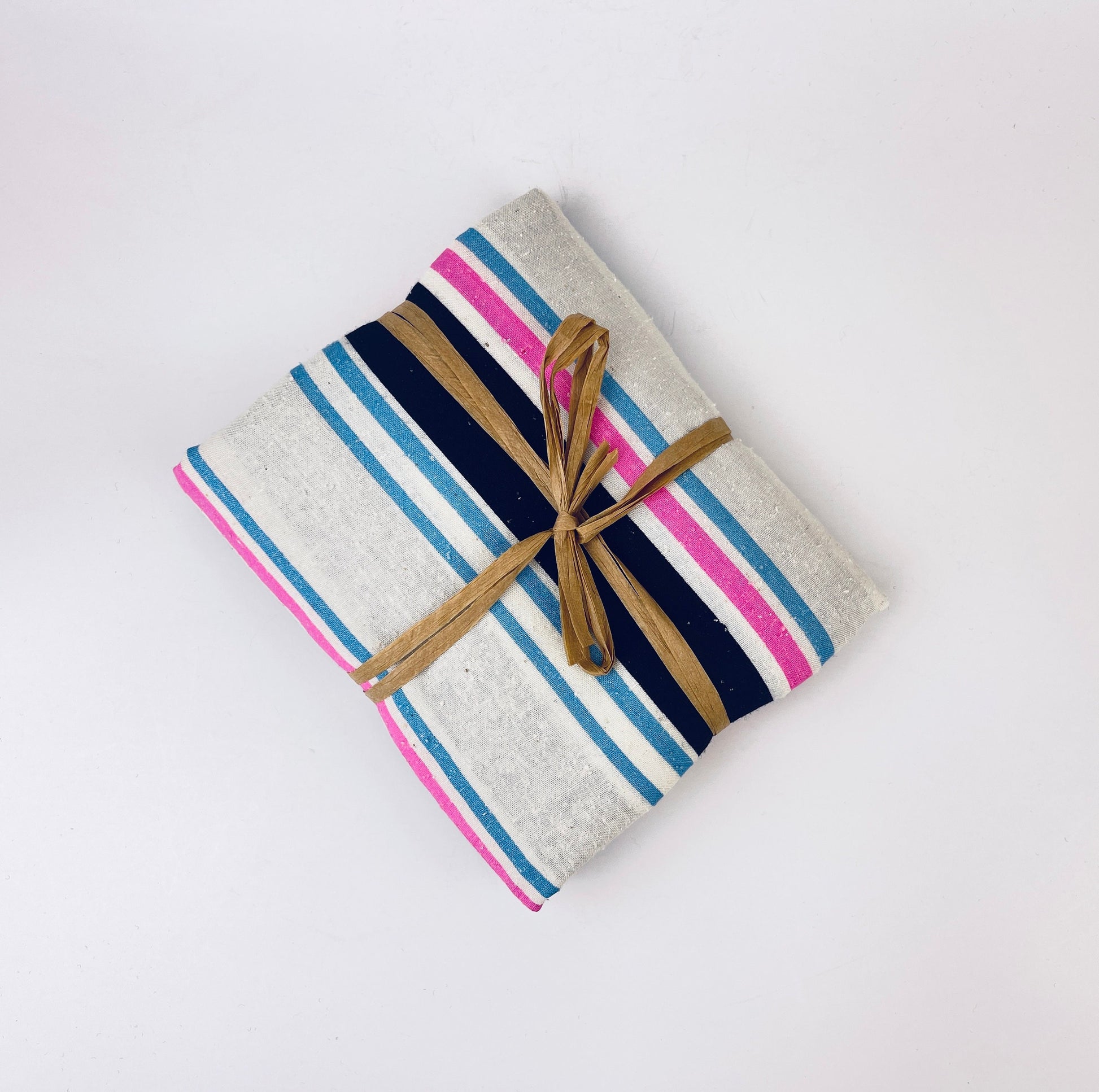 Product image for 'vintage textured striped linen polyester blend fabric 38 x 62 90s print fabric' (view 58b4a8)