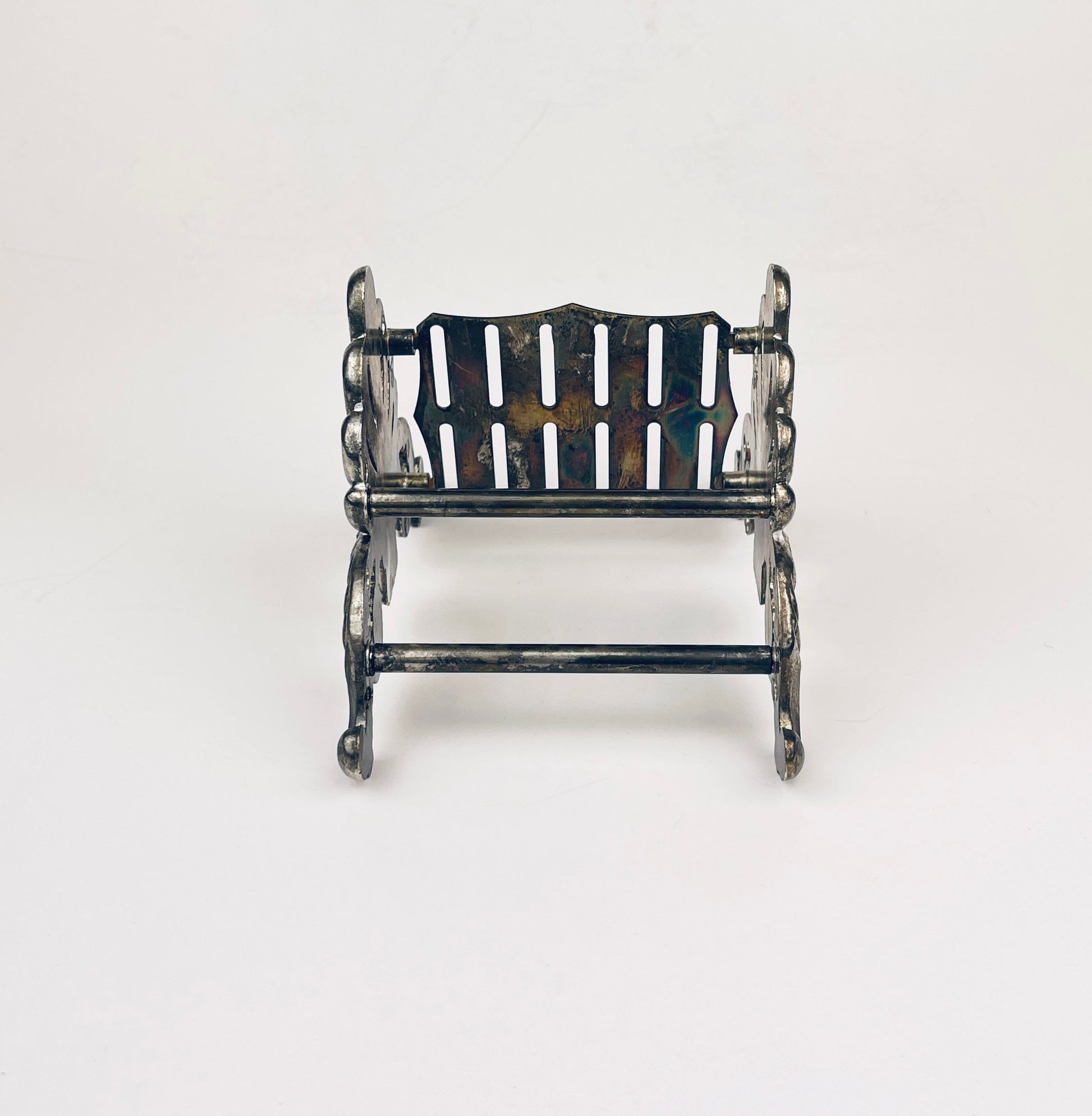 Product image for 'vintage hollywood regency silver knife holder ornate mid century kitchen accent' (view 9dee4d)