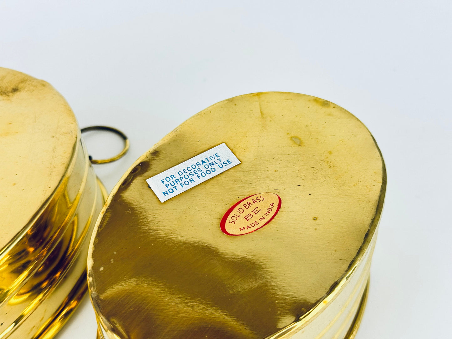 Product image for 'vintage brass oval handled indoor planters set of three 3' (view 76e3ff)