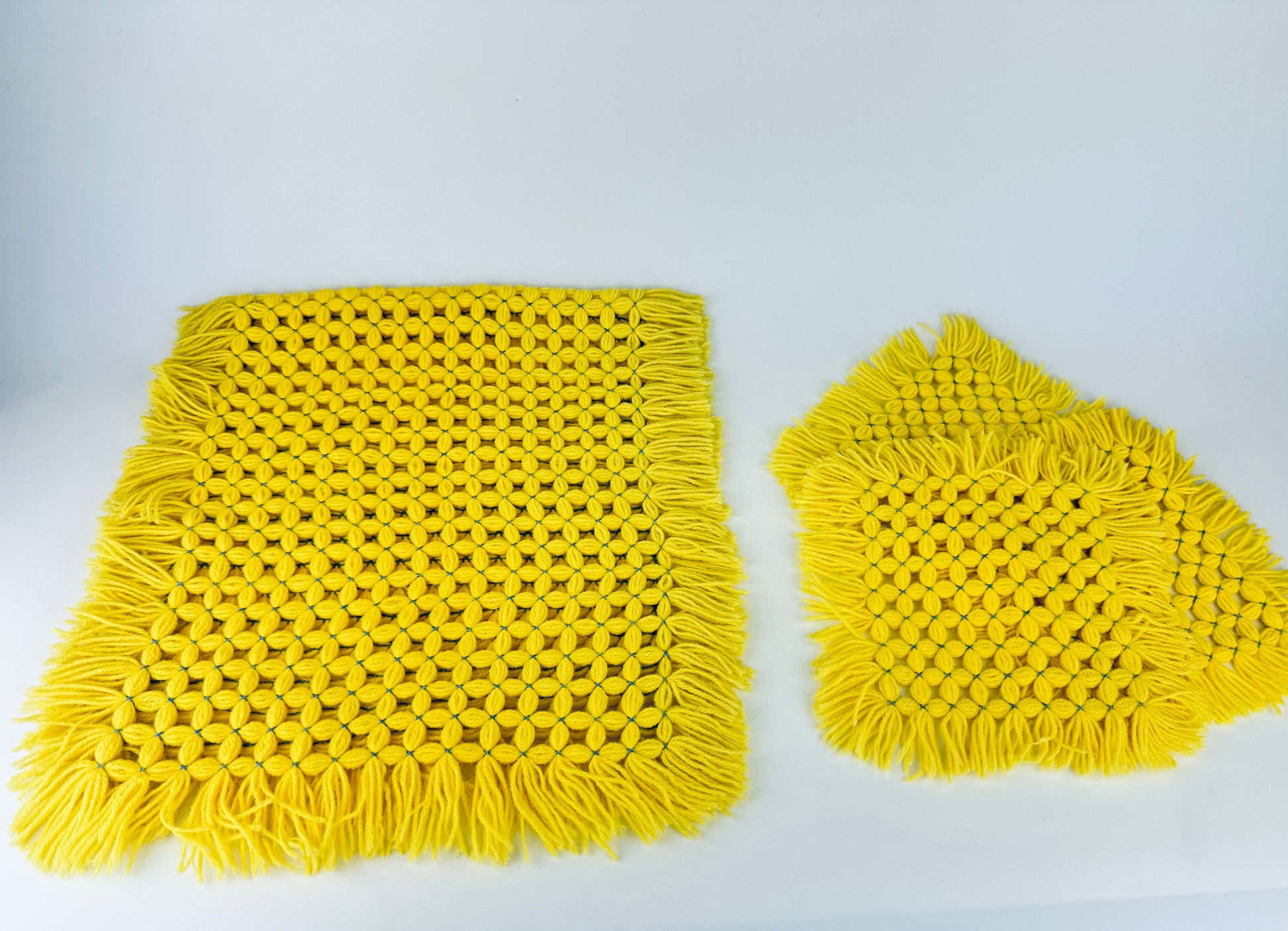 Product image for 'vintage yellow blue woven fringe table runner placemats' (view 9c615d)