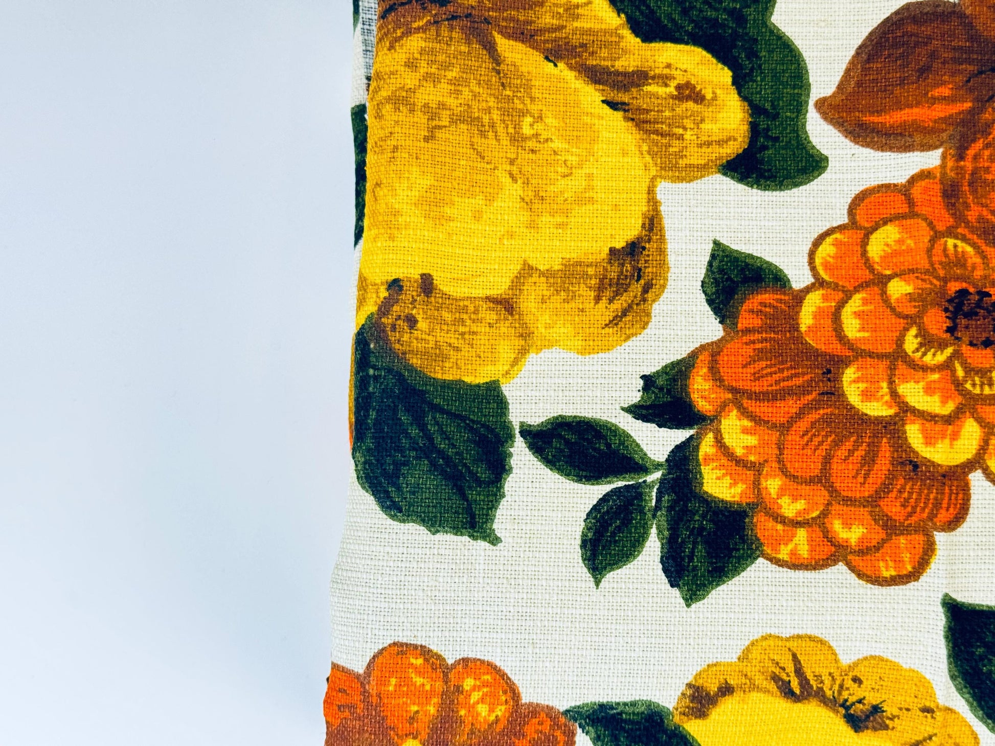 Product image for 'vintage bright large floral print upholstery fabric material 52 x 186' (view 8e5673)