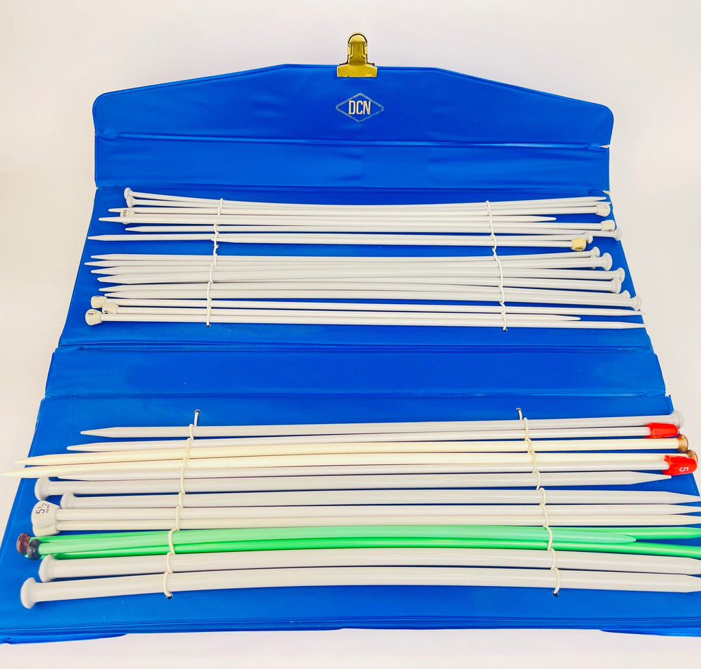 Product image for 'vintage latch knitting needle kit dcn perfecto bright blue pleather brass looking includes variety needle sizes' (view eb8682)