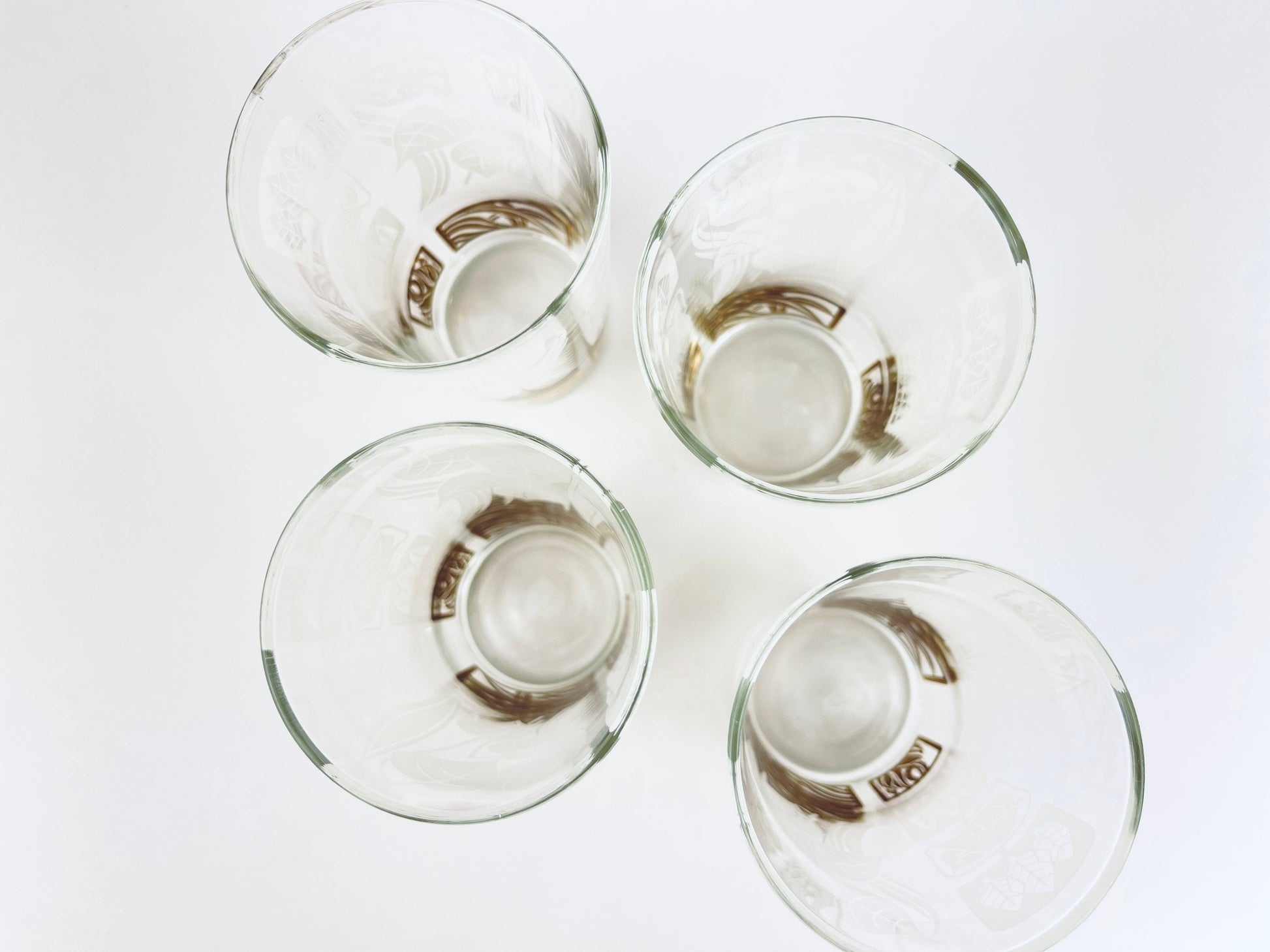 Product image for 'vintage mcm leaf pattern glass set of four 4 dominion glass company made in canada' (view f1b90d)