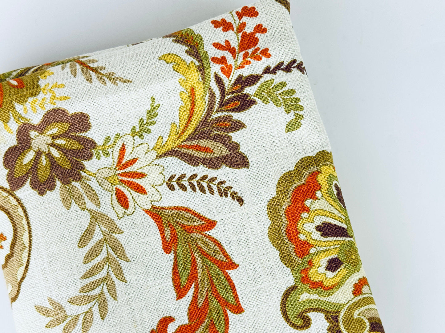Tissu en lin à imprimé cachemire floral vintage grand format - Par Mill Creek Fabrics - 40" x 54"