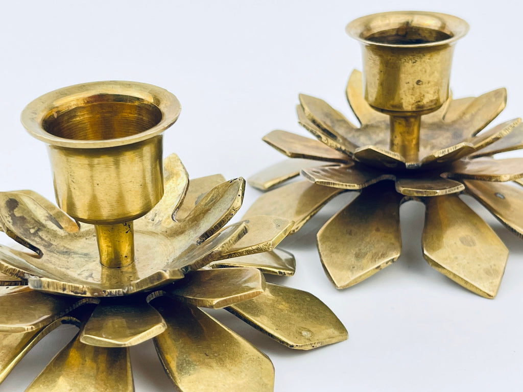 Product image for 'vintage solid brass floral candle holders set of two 2' (view bfef37)