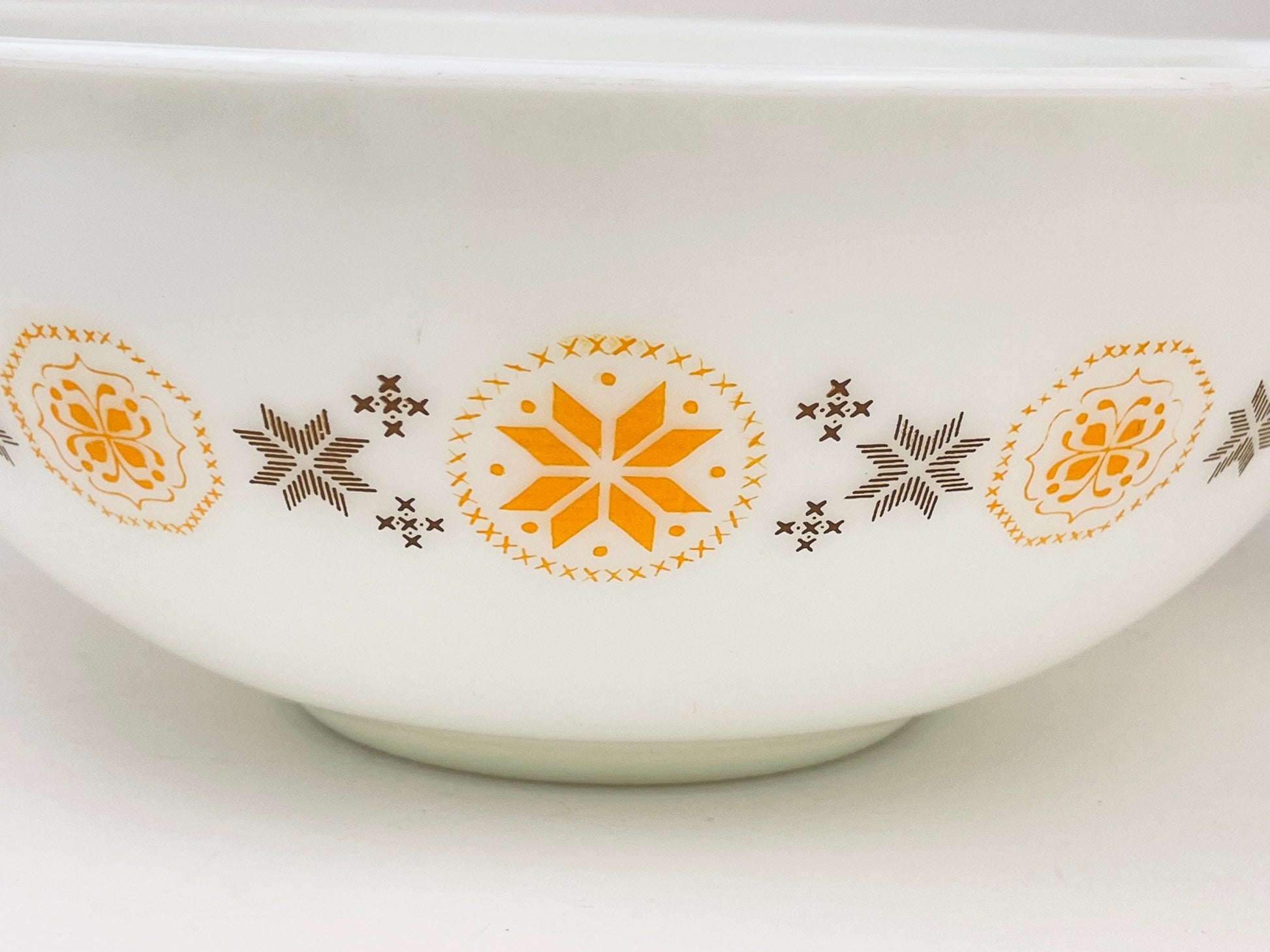 Product image for 'vintage town country pyrex glass cinderella mixing bowl 444 4 qt' (view 1c3118)
