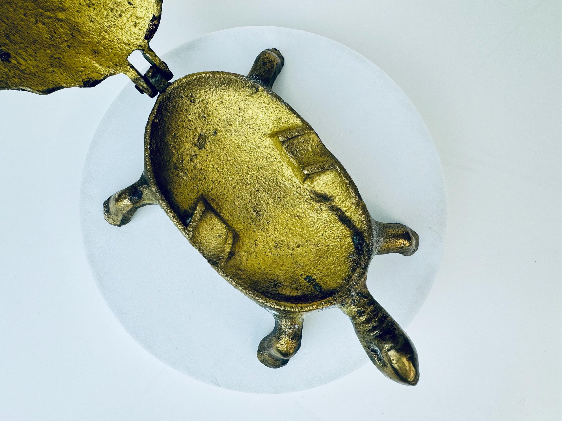 Product image for 'vintage solid brass turtle lidded trinket dish ashtray attractive aged metal patina' (view 2bfe5e)