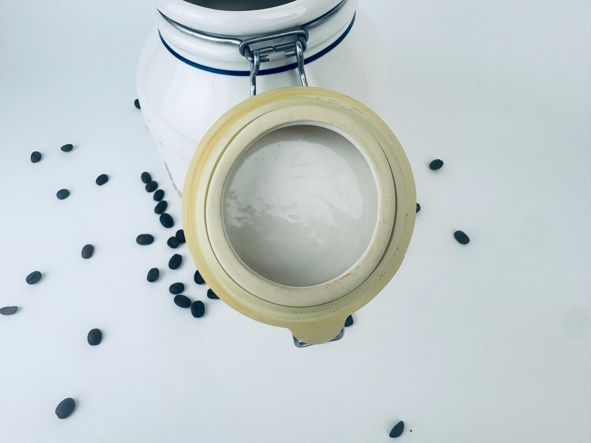 Product image for 'vintage 1990s beige blue ceramic coffee canister airtight countertop jar' (view 3ecc9f)