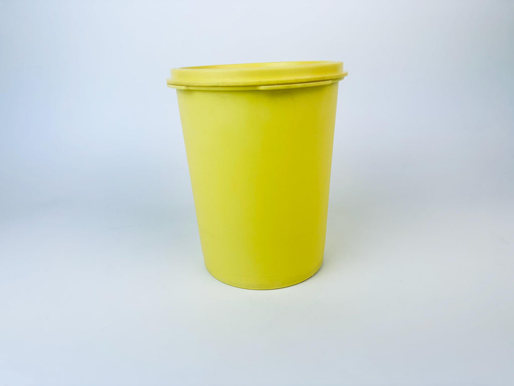 Product image for 'vintage yellow plastic tupperware servalier countertop container instant touch lid scroll pattern made in canada 1' (view d1e23c)