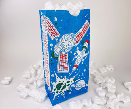 Product image for 'vintage space age movie theatre paper popcorn bag birthday party grab favour bag set of ten 10 made in canada' (view b9f5e4)