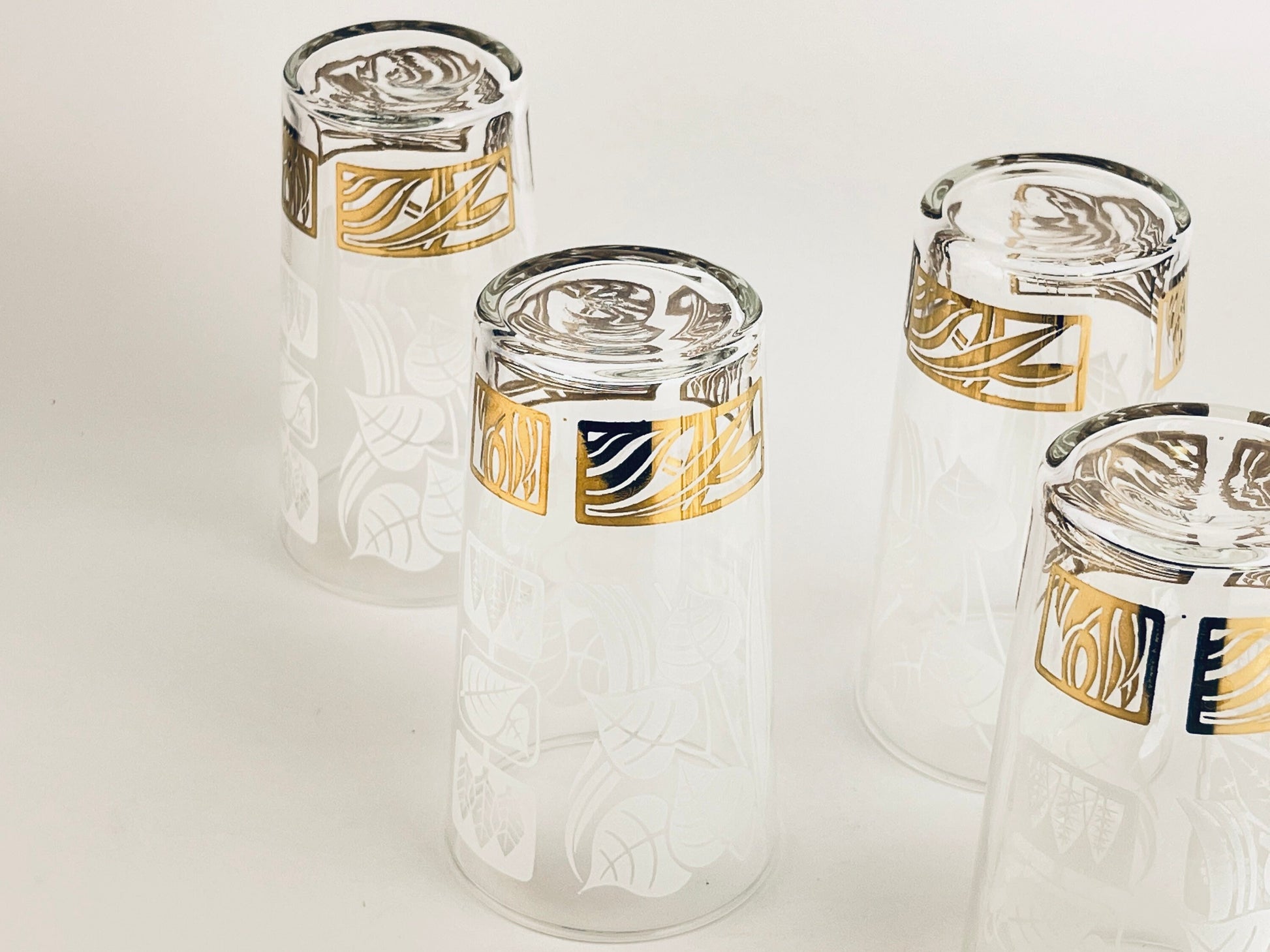 Product image for 'vintage mcm leaf pattern glass set of four 4 dominion glass company made in canada' (view 146139)