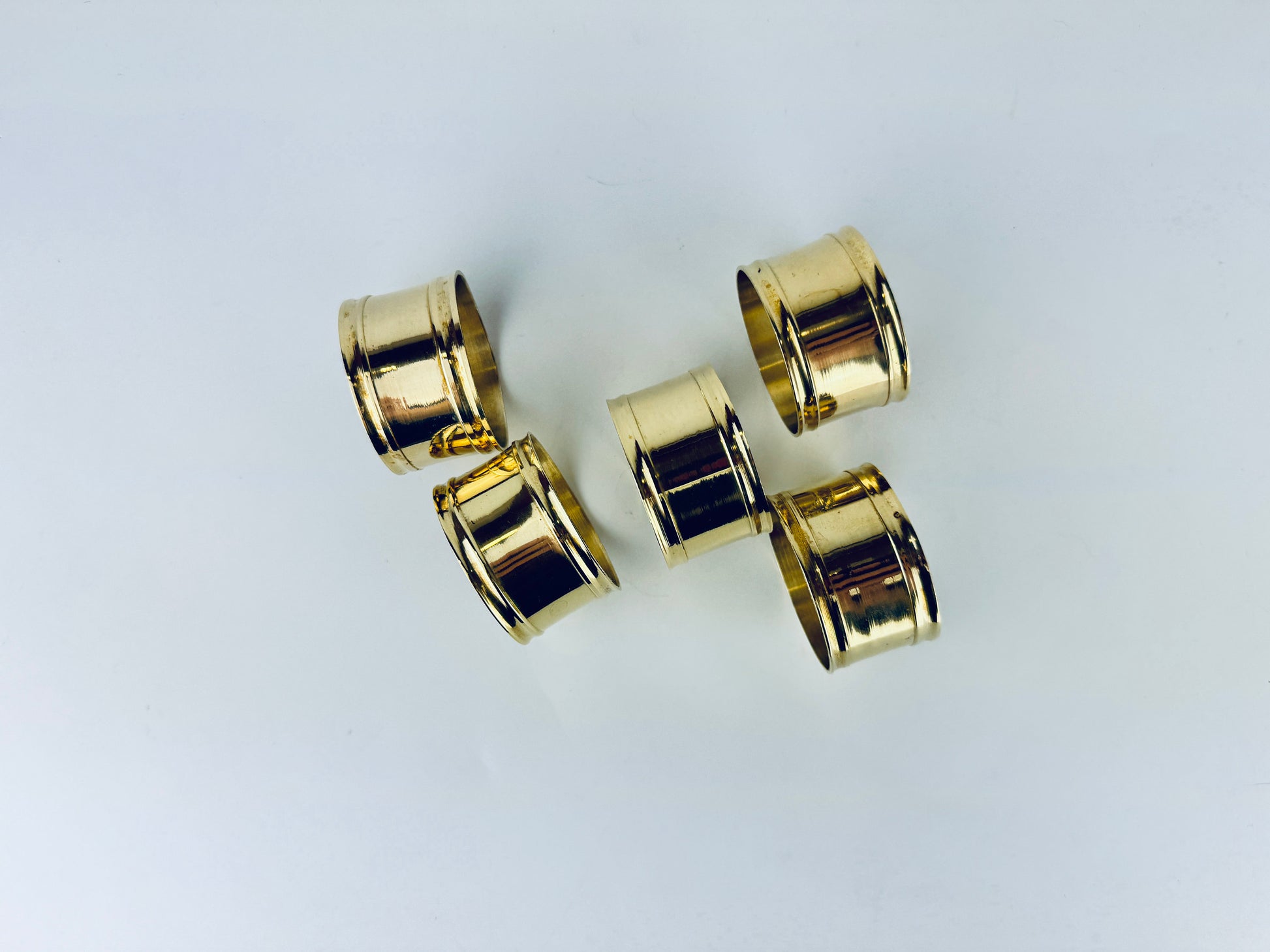 Product image for 'vintage round brass napkin ring holders set of five 5 attractive aged metal patina' (view e14c08)