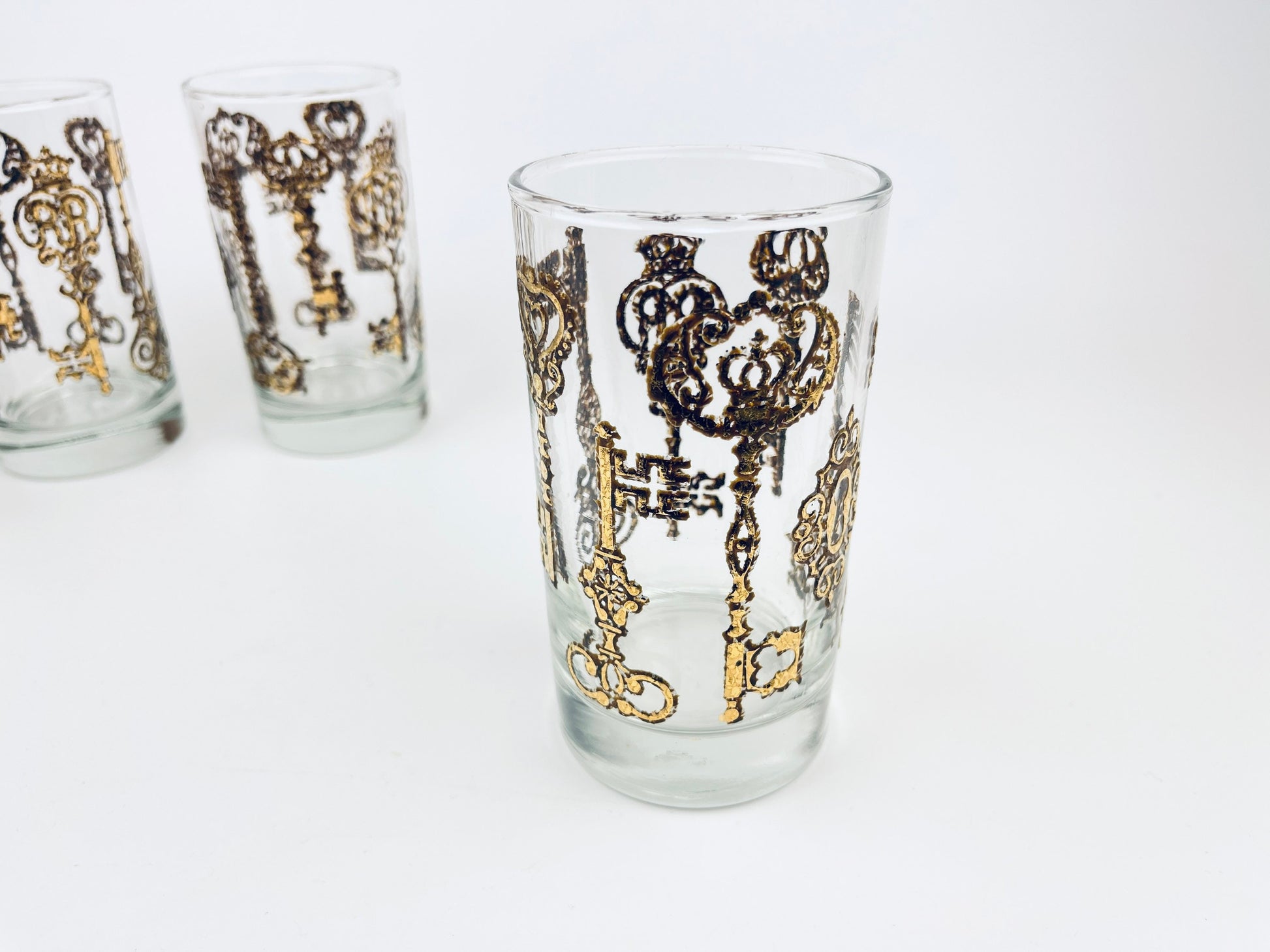 Product image for 'vintage libbey golden embossed skeleton key glasses set of four 4' (view a88f9c)