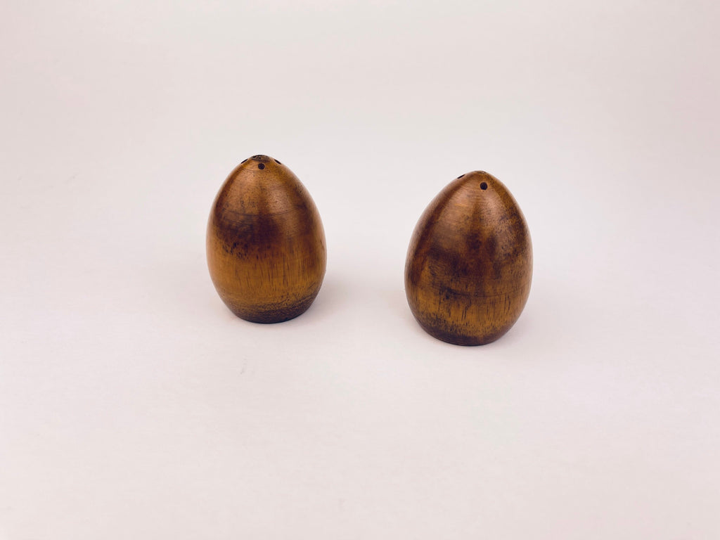 Product image for 'vintage mcm oblong shaped wood salt pepper wood shakers' (view 0980f7)