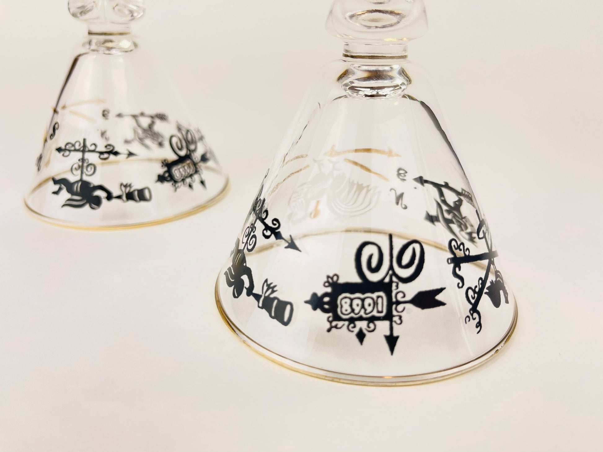 Product image for 'vintage libbey rooster weathervane scene small martini liquor goblets set of two 2' (view 1c8664)