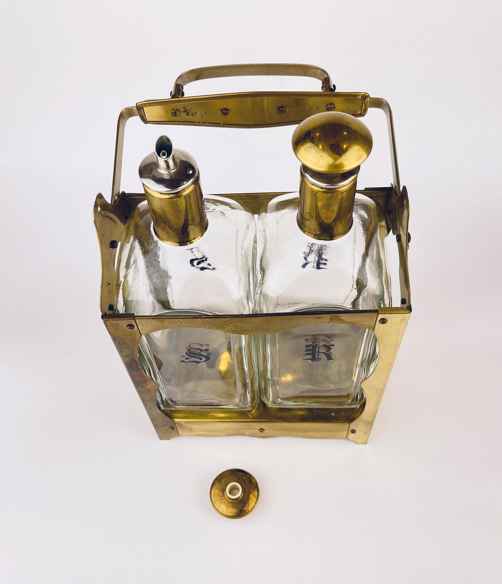 Product image for 'vintage musical tantalus liqueur decanter carrier set sherry rum bottles how dry i am attractive aged metal patina' (view cf75e2)