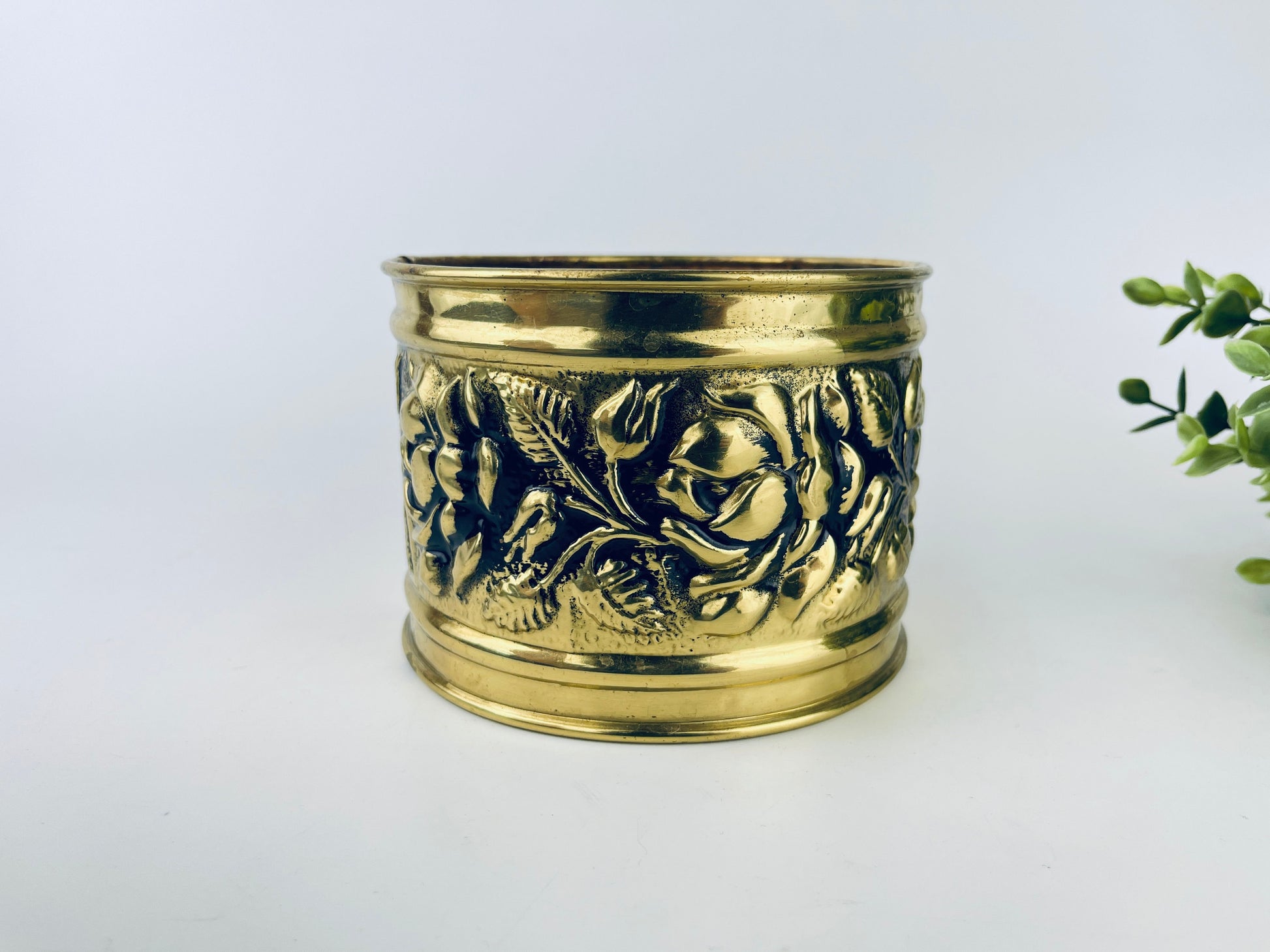 Product image for 'vintage embossed textured floral rose brass tub planter attractive aged metal patina made in england' (view 88f8d9)