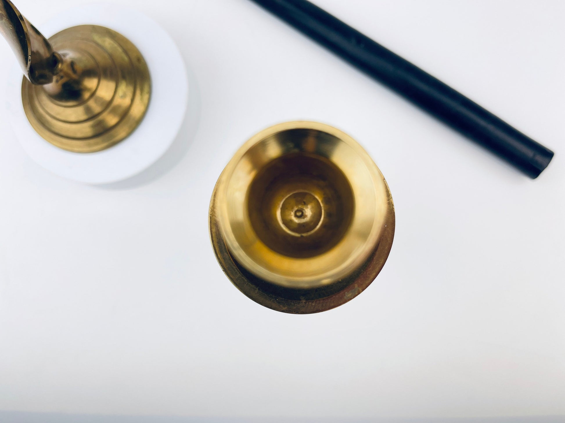 Product image for 'vintage brass twist candle stick holders set of two 2' (view a023d1)