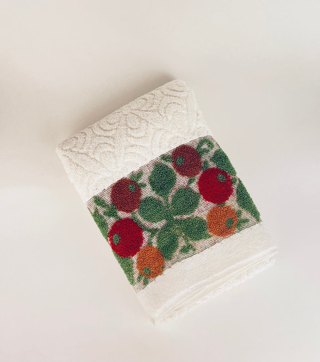 Product image for 'vintage textured bath towel white swirl fruit olive pattern' (view e49821)