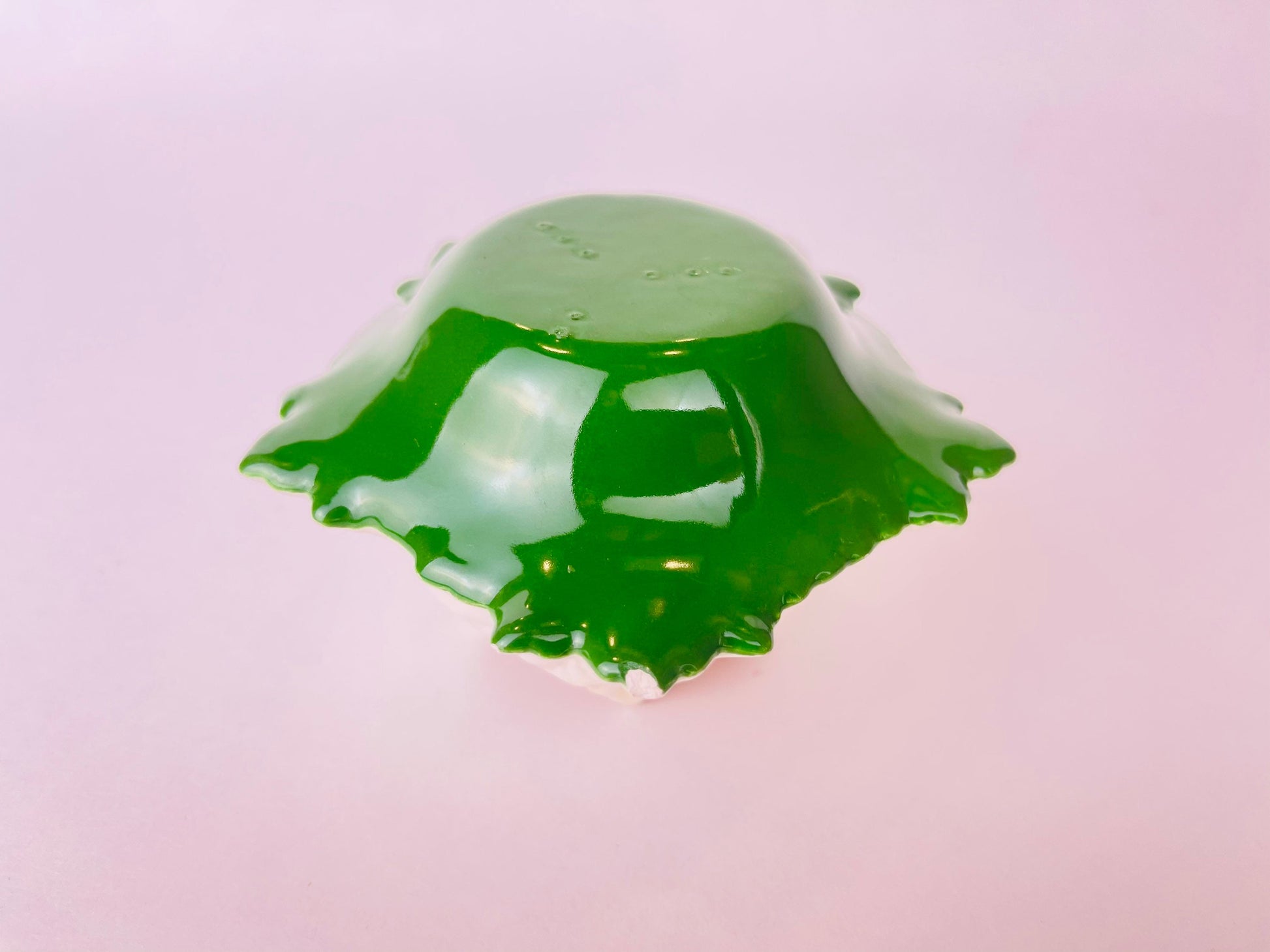 Product image for 'vintage tea light ceramic candle holder white flower green bottom' (view 1afdb6)