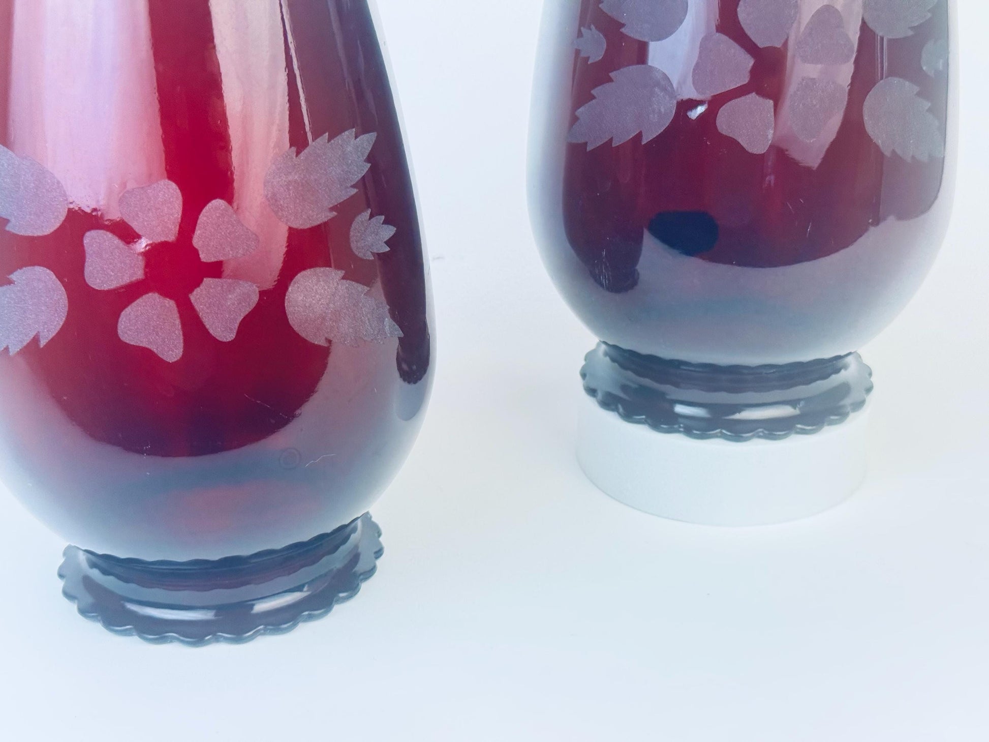 Product image for 'vintage royal ruby anchorglass vase anchor hocking glass scalloped rim top sold separately' (view 28a26e)