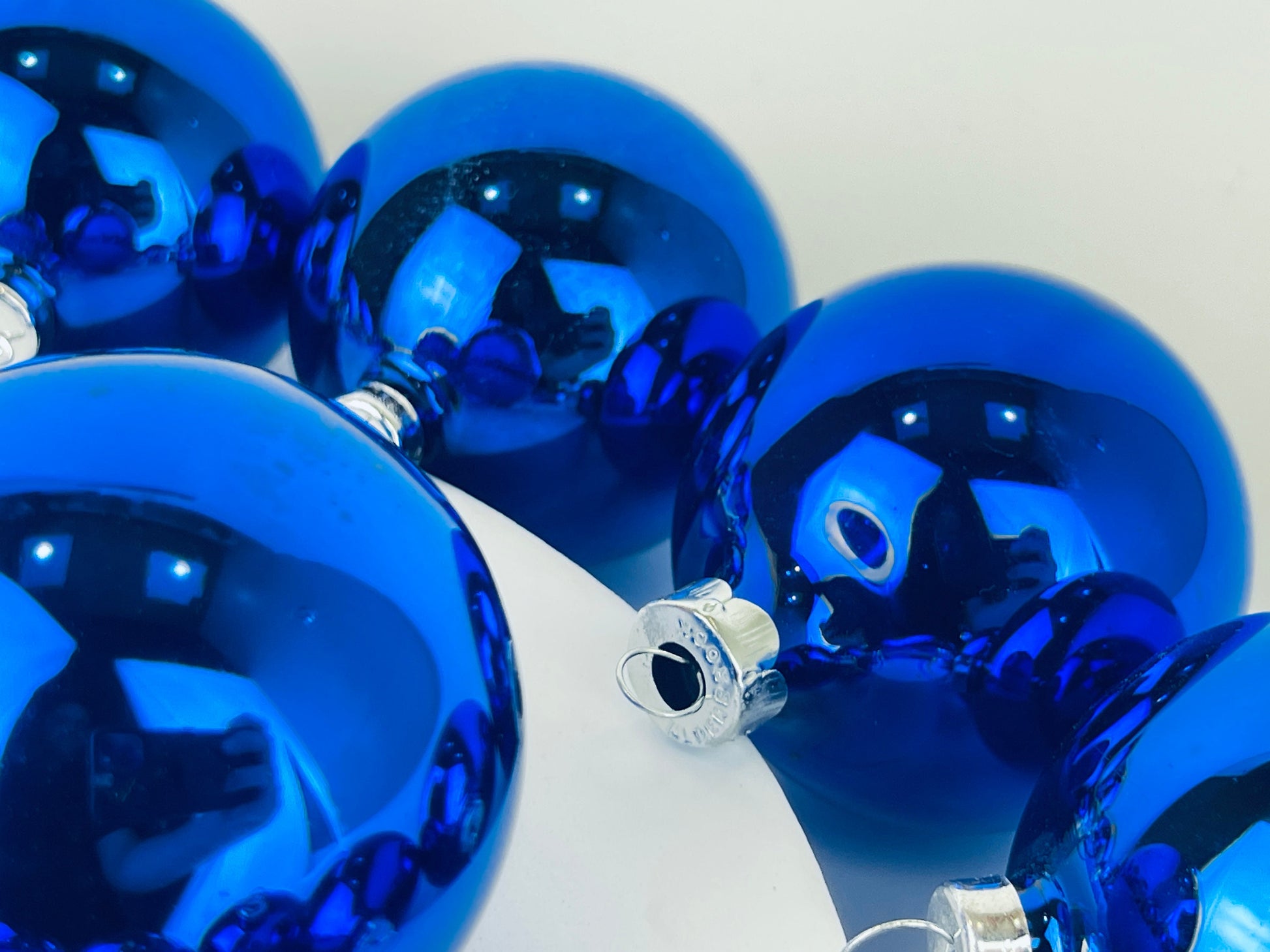 Product image for 'vintage blue glass christmas tree ornaments set of sixteen 16 made in canada by doubl glo alderbrook' (view 44257a)