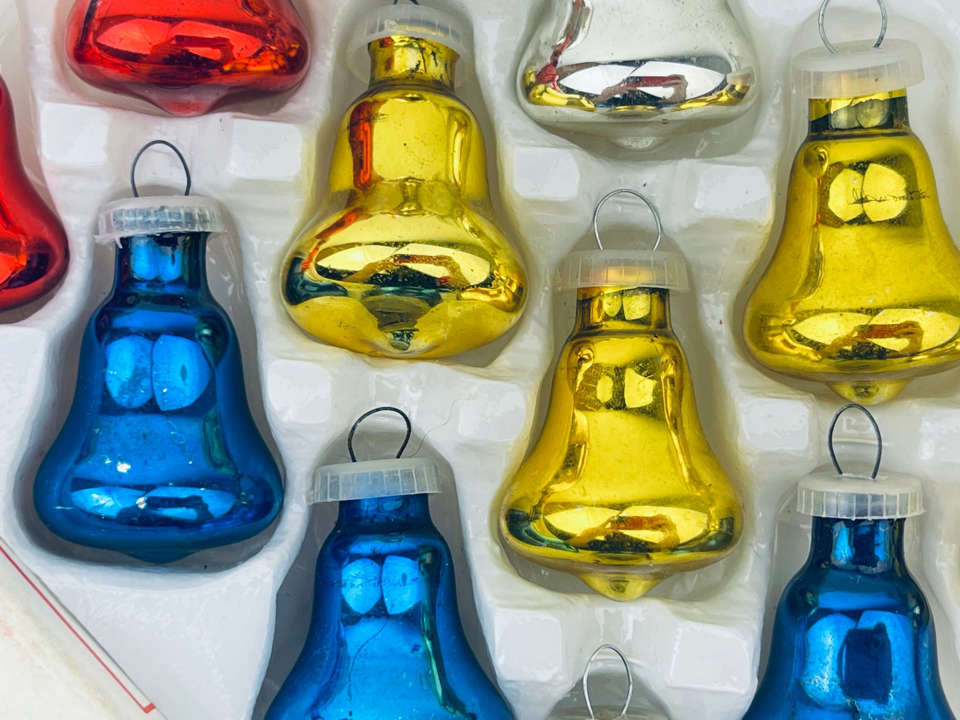 Product image for 'vintage multi colour bell glass christmas tree ornaments set of twelve 12 alderbrook' (view e7a70a)