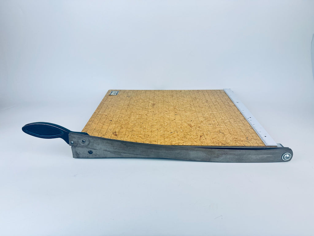 Product image for 'vintage wood metal guillotine photo trimmer made in japan by etsumi' (view 62c7c0)