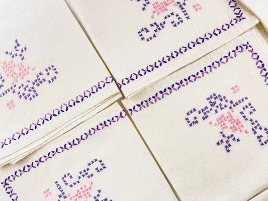 Product image for 'vintage embroidered linen napkins set of 6 in pink purple cross stitch' (view bd3ff4)