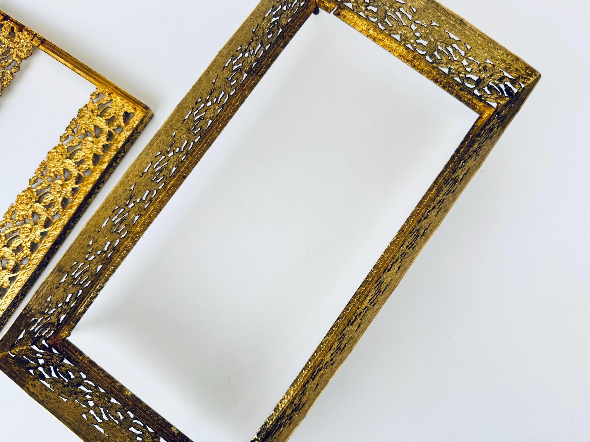 Product image for 'vintage gold filigree tissue box cover hollywood regency glamour' (view 728280)