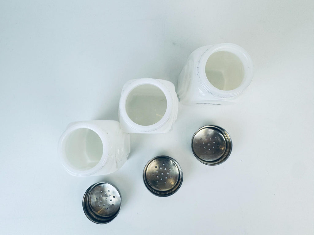 Product image for 'vintage mckee white kitchen range shaker set art deco style salt pepper flour' (view 8255db)