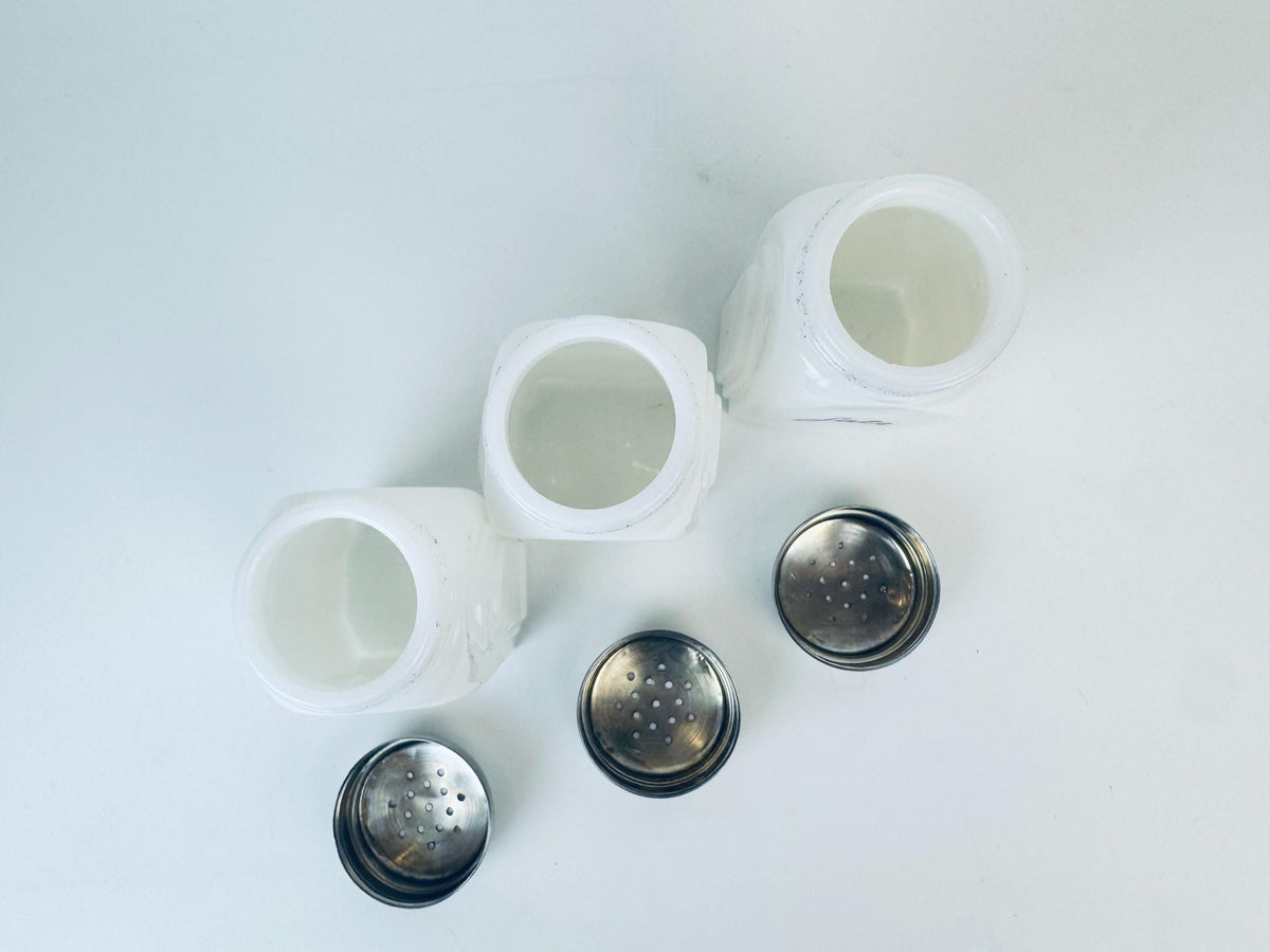 Product image for 'vintage mckee white kitchen range shaker set art deco style salt pepper flour' (view 8255db)