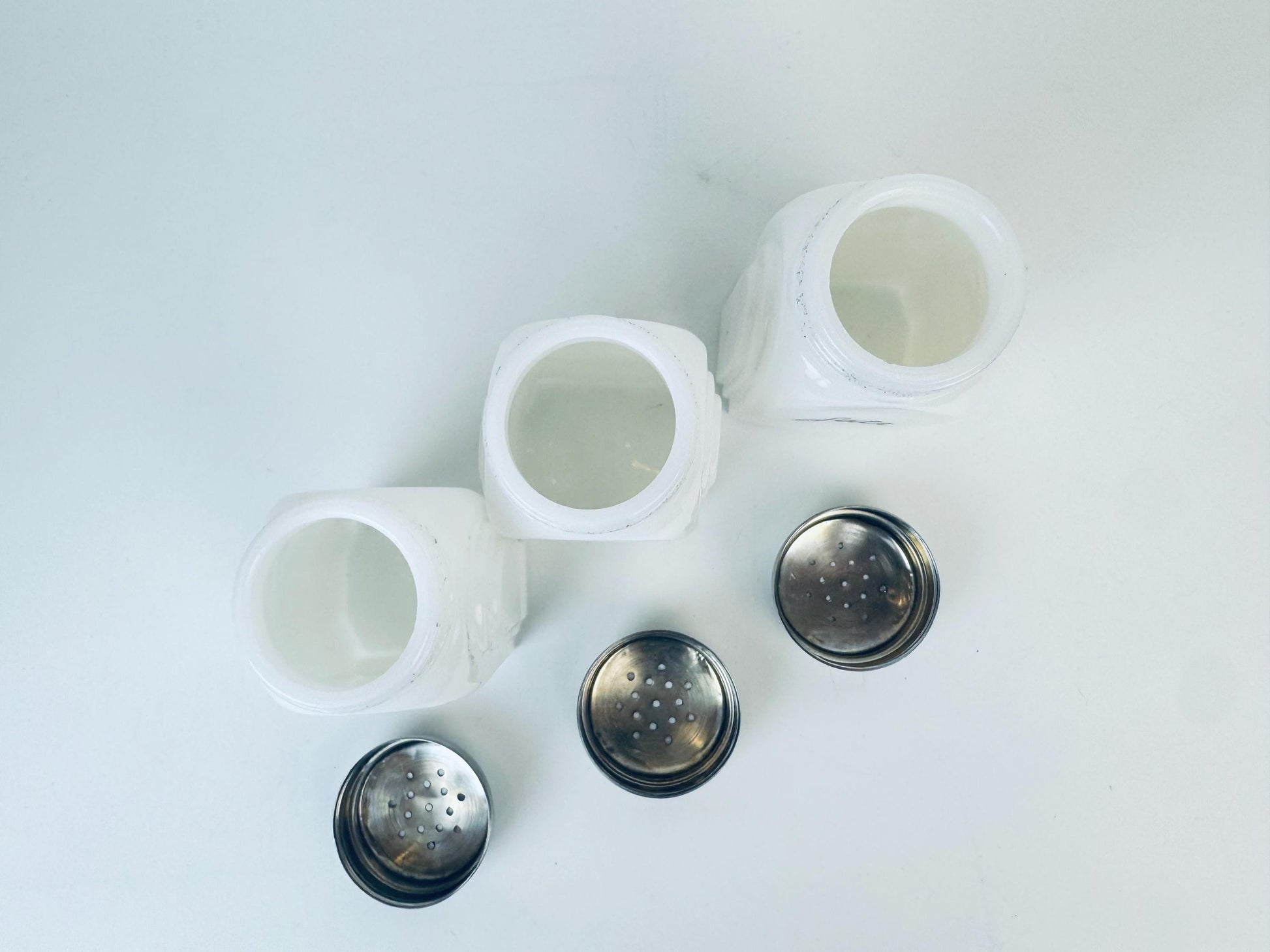 Product image for 'vintage mckee white kitchen range shaker set art deco style salt pepper flour' (view 8255db)