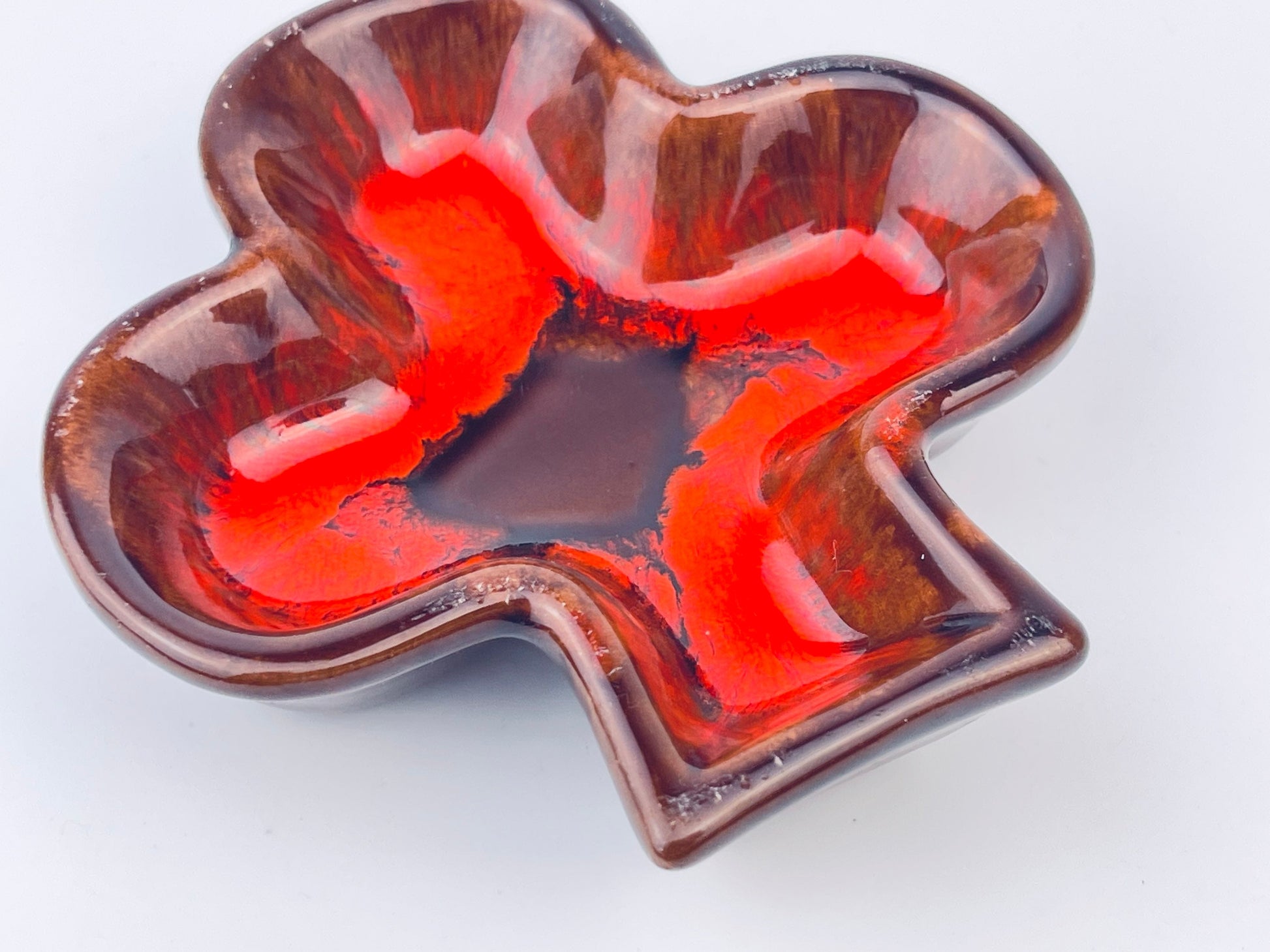Product image for 'vintage mcmaster canada drip glazed red clay ashtray made in canada 1' (view 52a355)