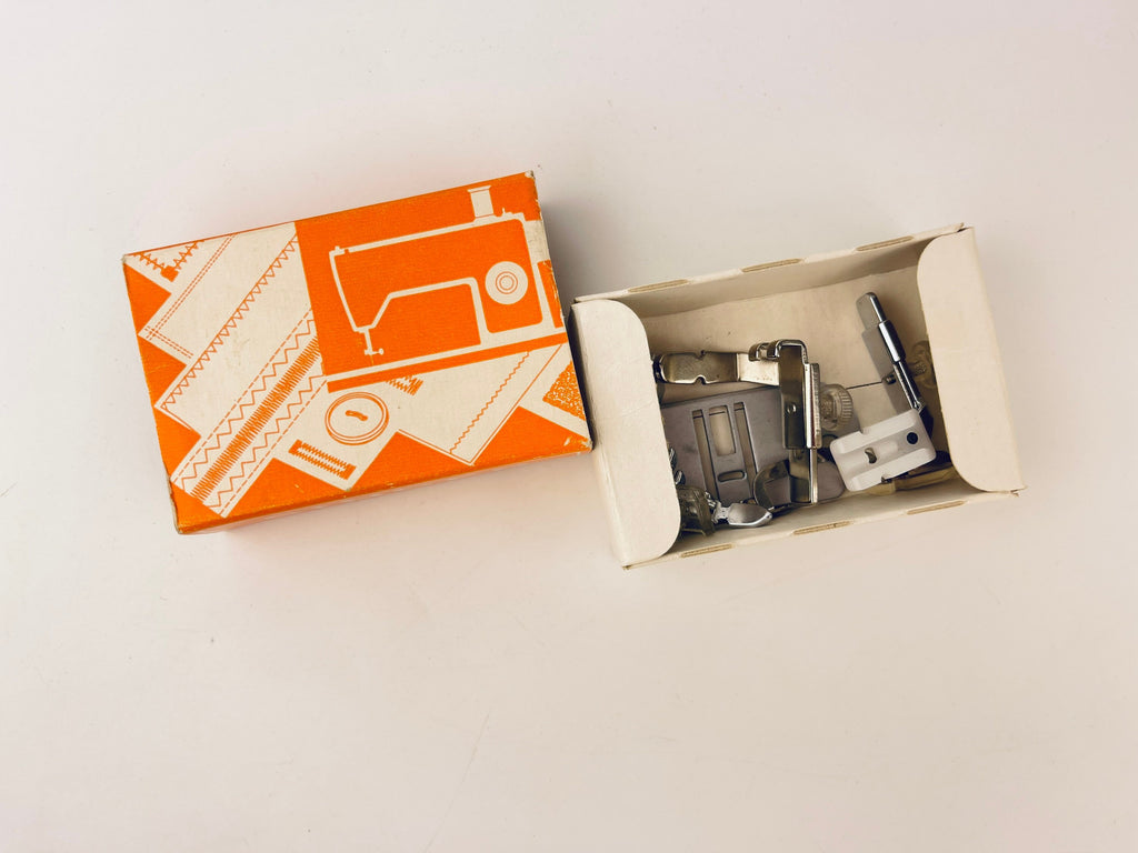 Product image for 'vintage singer needle plate presser foot parts model no 381087 box included' (view 038550)