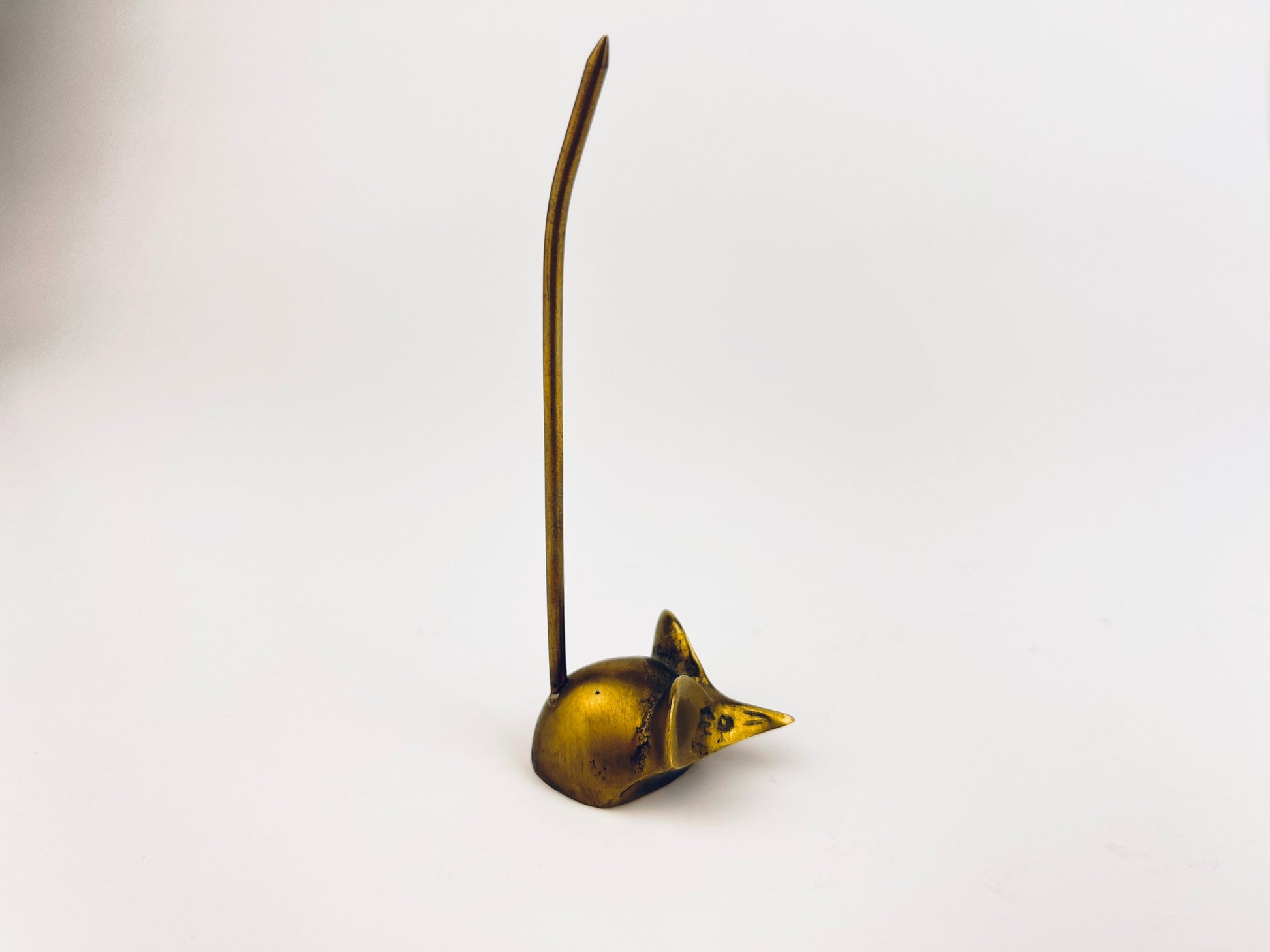 Product image for 'vintage crooked tail small brass mouse ring jewelry receipt holder made in korea attractive aged metal patina sold separately' (view fd1c30)
