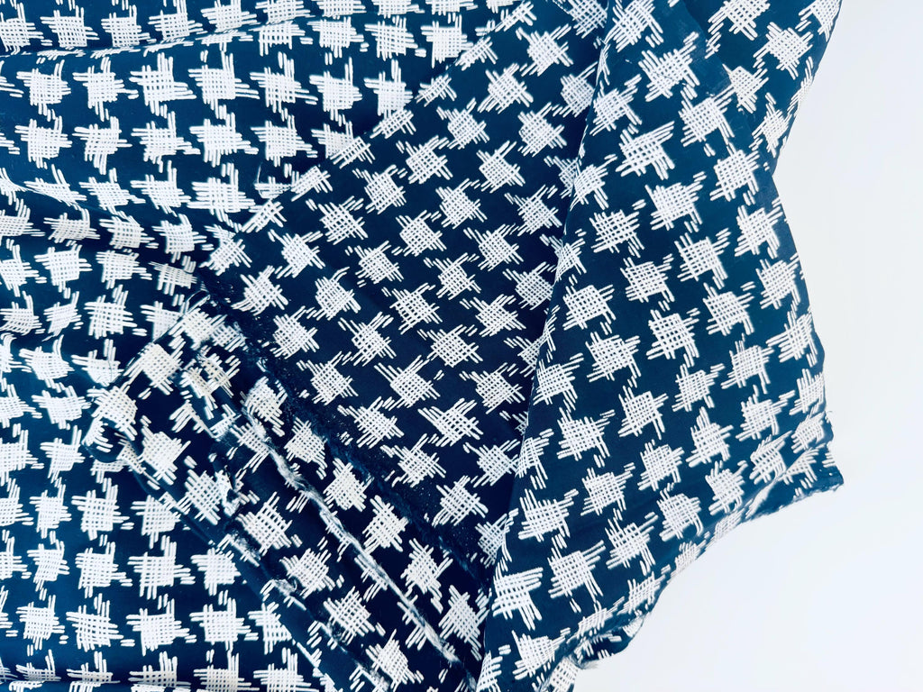 Product image for 'vintage black beige abstract sketch houndstooth polyester fabric 60 x 100' (view 70cd11)